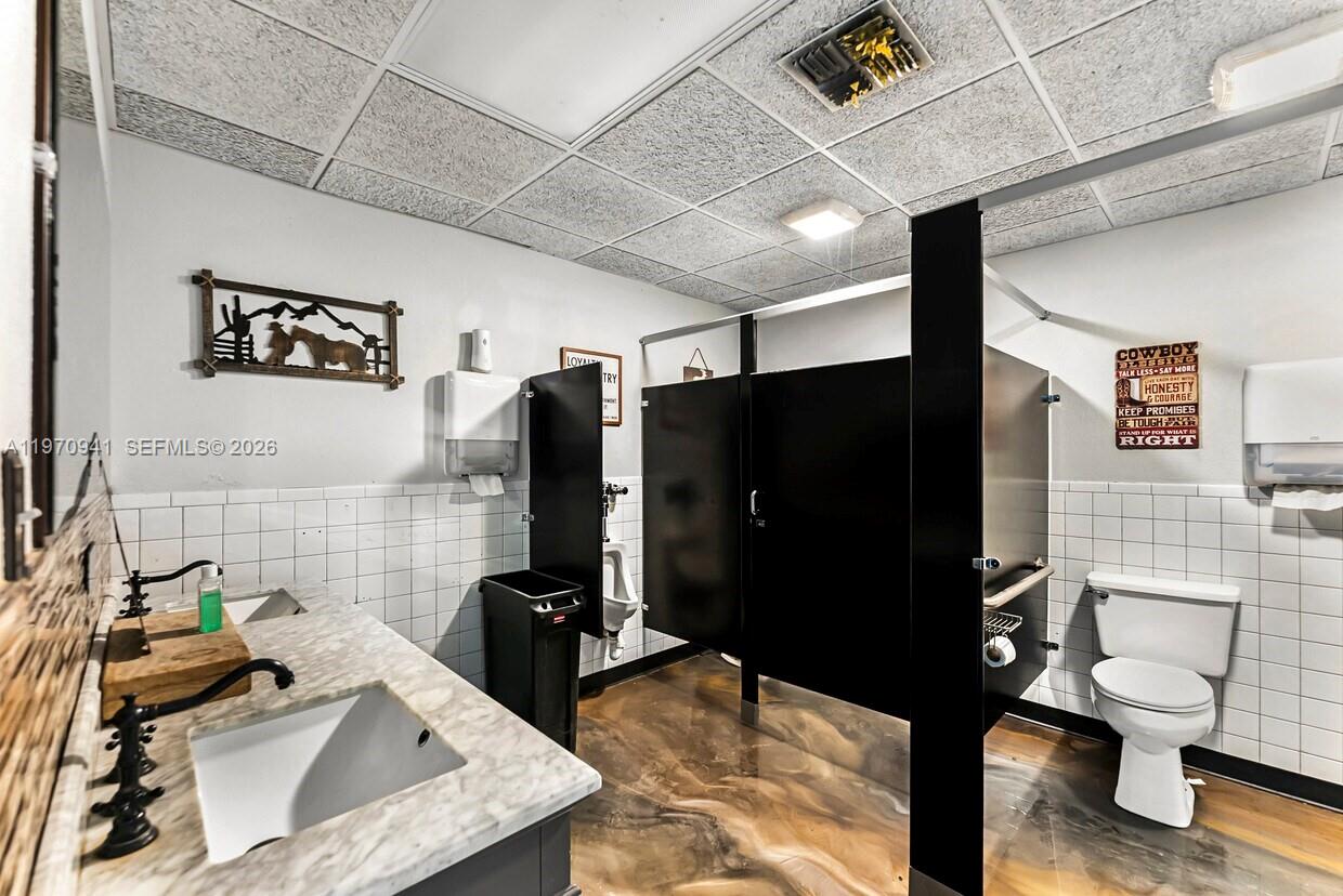   /   кв.футов $ 2026-02-24 0 Фото