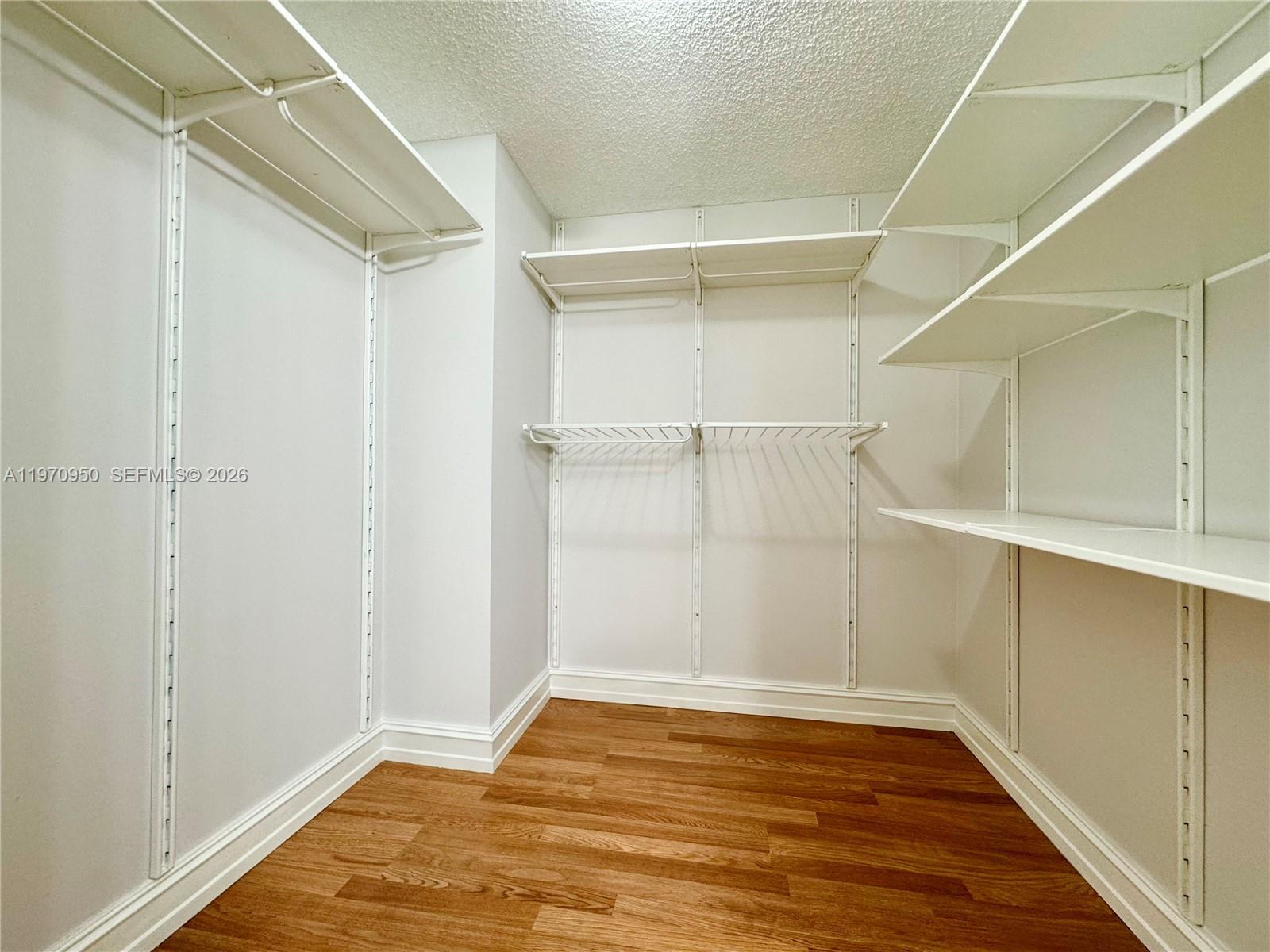 Подробнее 1205 3 / 2 1628 кв.футов $ 2026-02-24 0 Фото