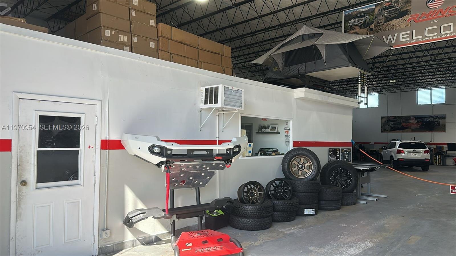   /   sq. ft. $ 2026-02-24 0 foto