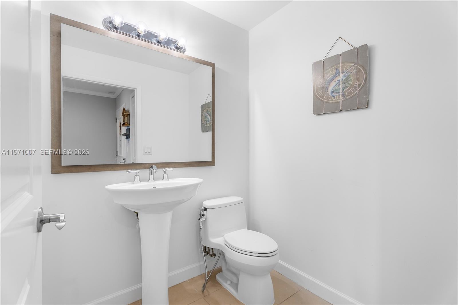 Photo of 1945 Ocean Dr  #2209, Hallandale Beach, Florida, 33009 - 