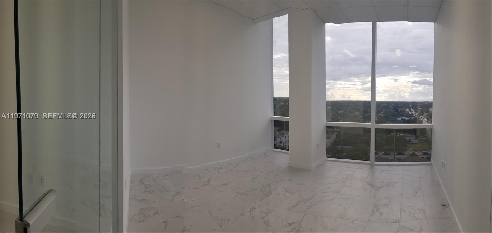   /   sq. ft. $ 2026-02-24 0 foto