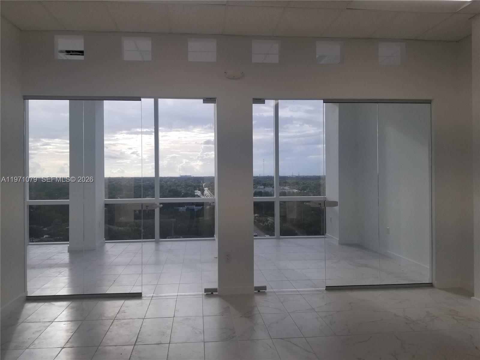   /   sq. ft. $ 2026-02-24 0 foto