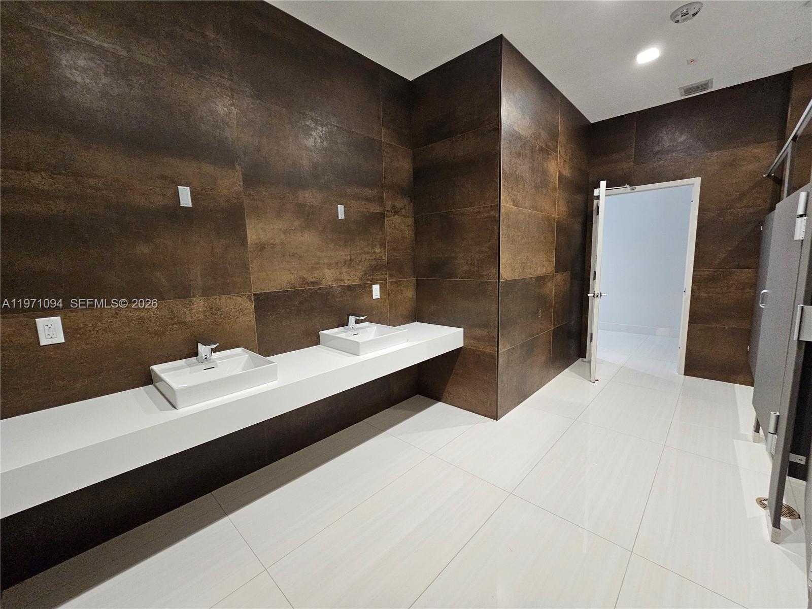 4-205  /   кв.футов $ 2026-02-24 0 Фото