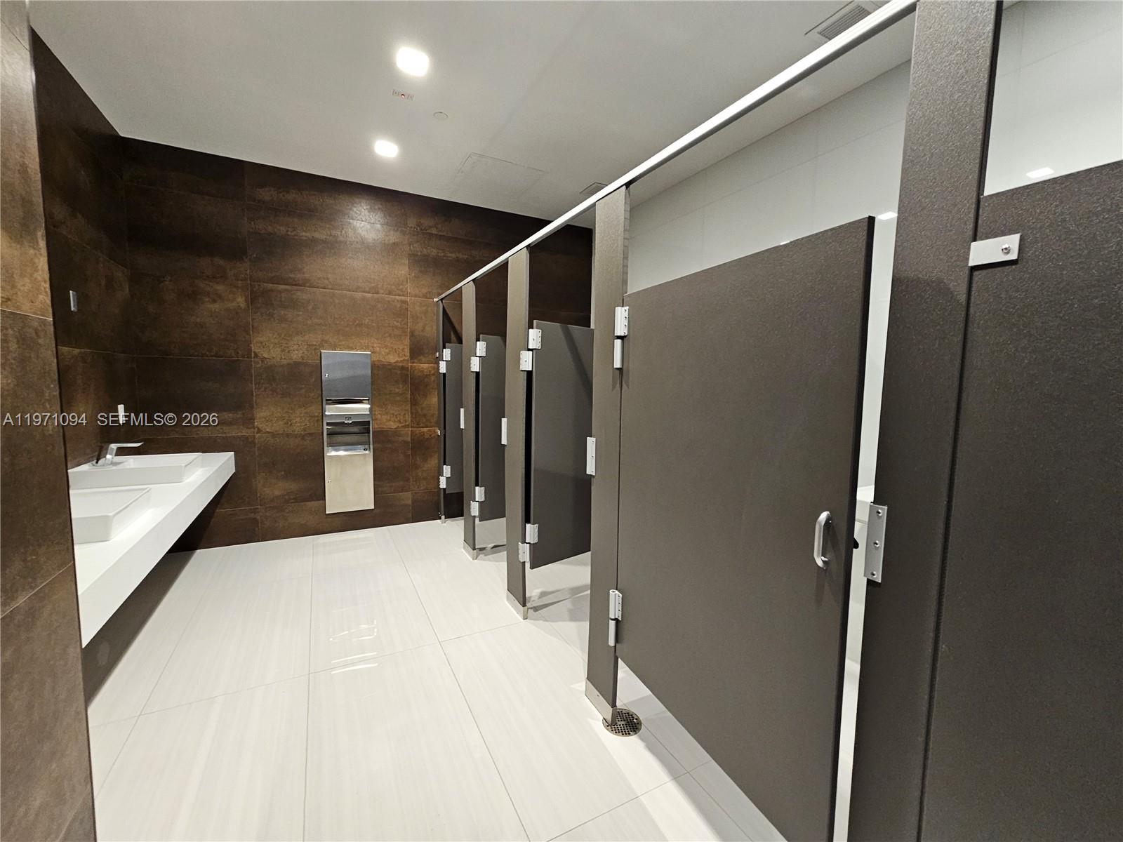 4-205  /   кв.футов $ 2026-02-24 0 Фото