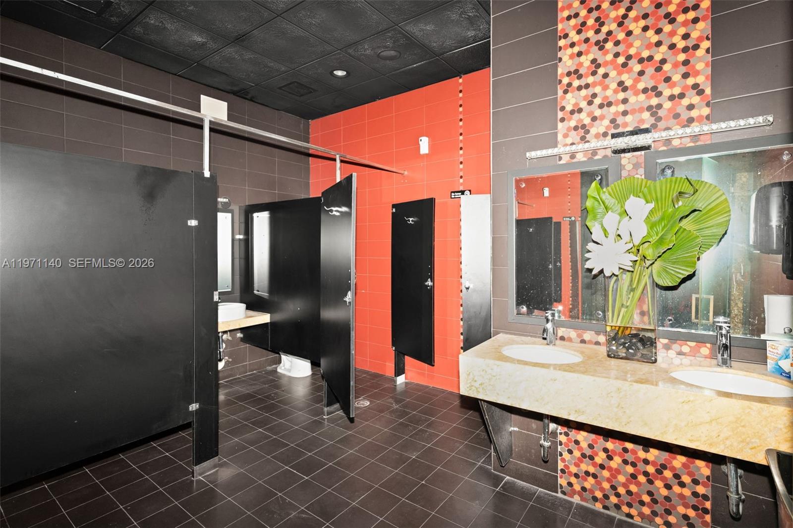   /   sq. ft. $ 2026-02-24 0 foto