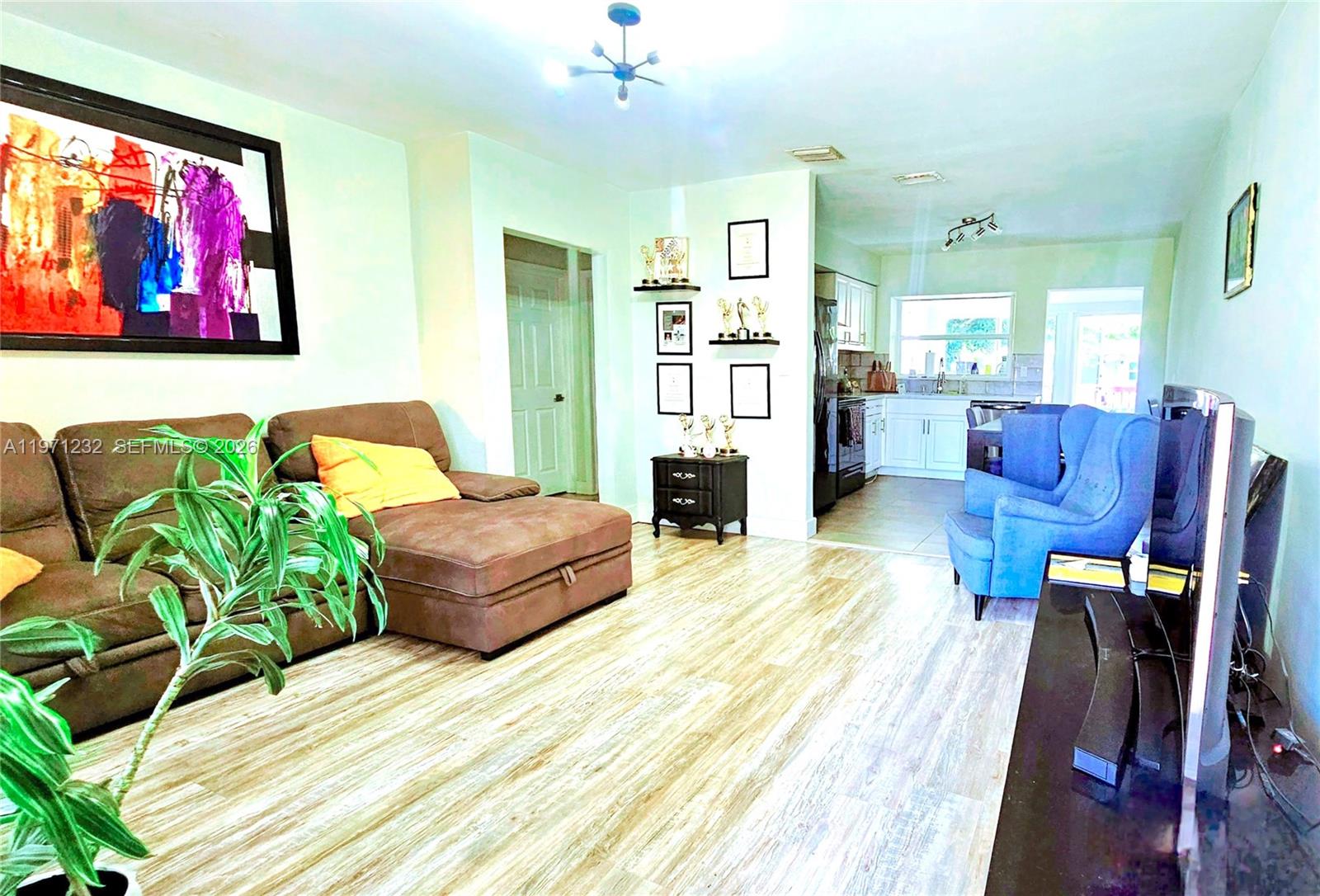   /  2860 кв.футов $ 2026-02-24 0 Фото