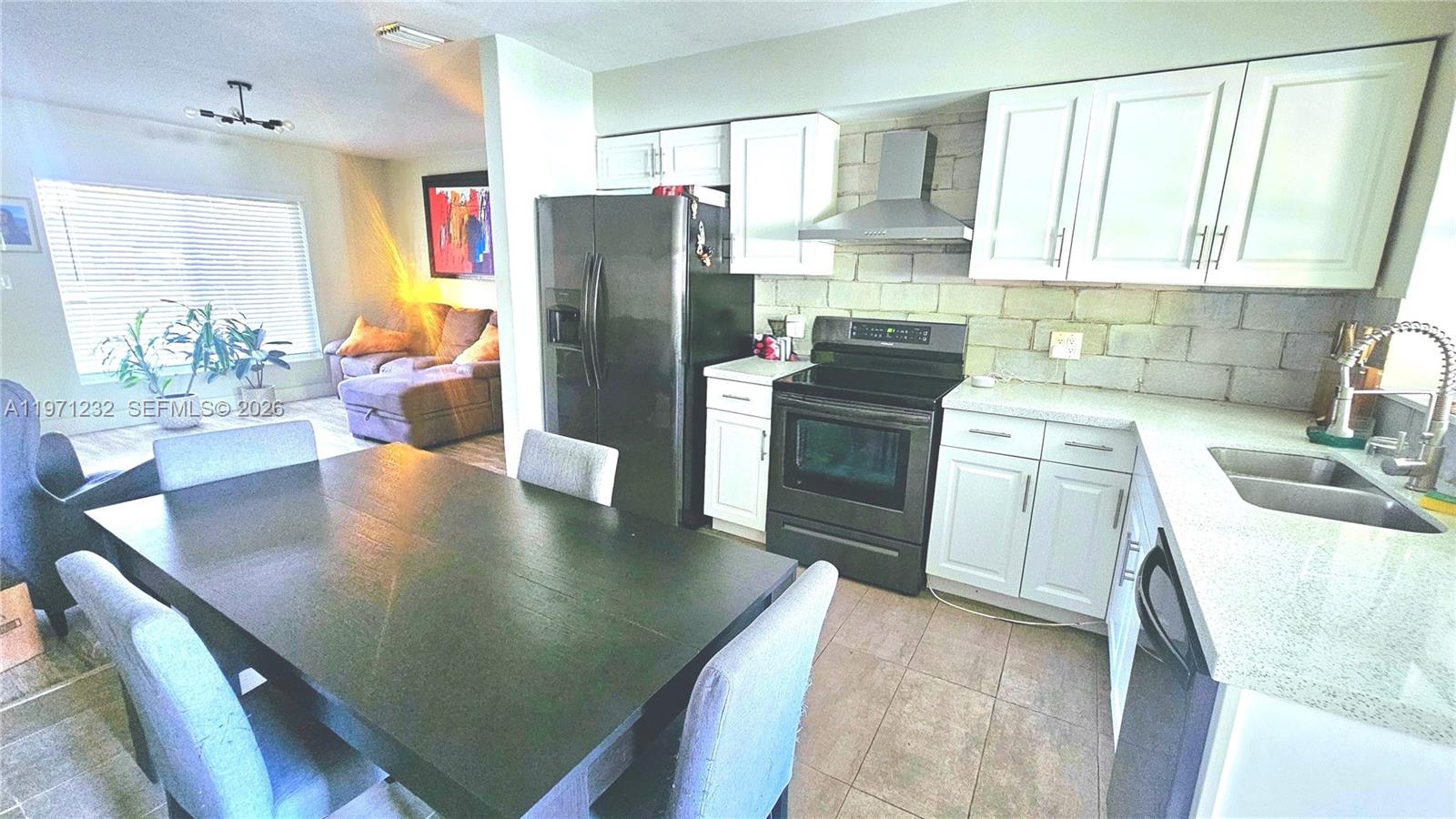   /  2860 кв.футов $ 2026-02-24 0 Фото