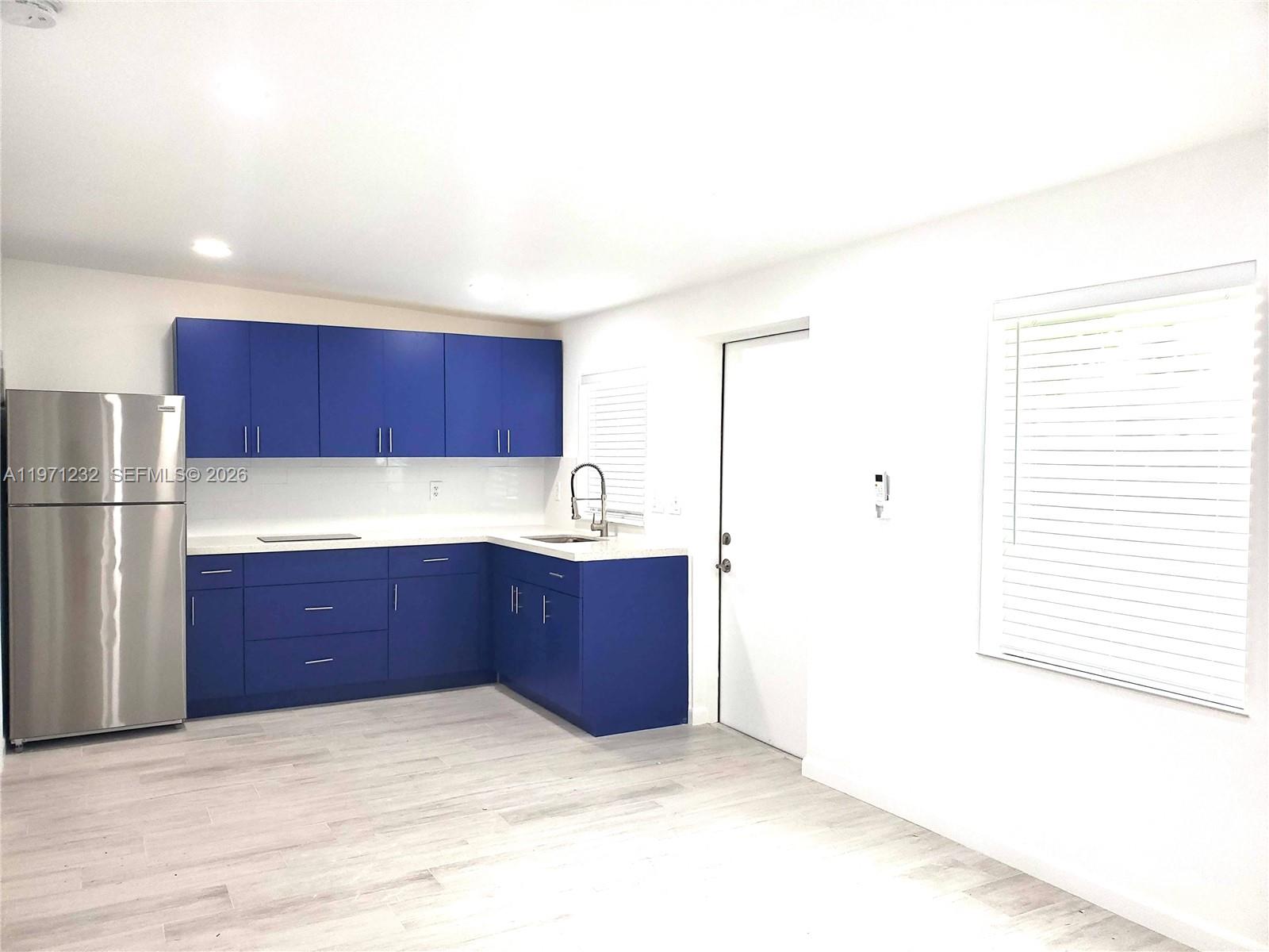   /  2860 кв.футов $ 2026-02-24 0 Фото