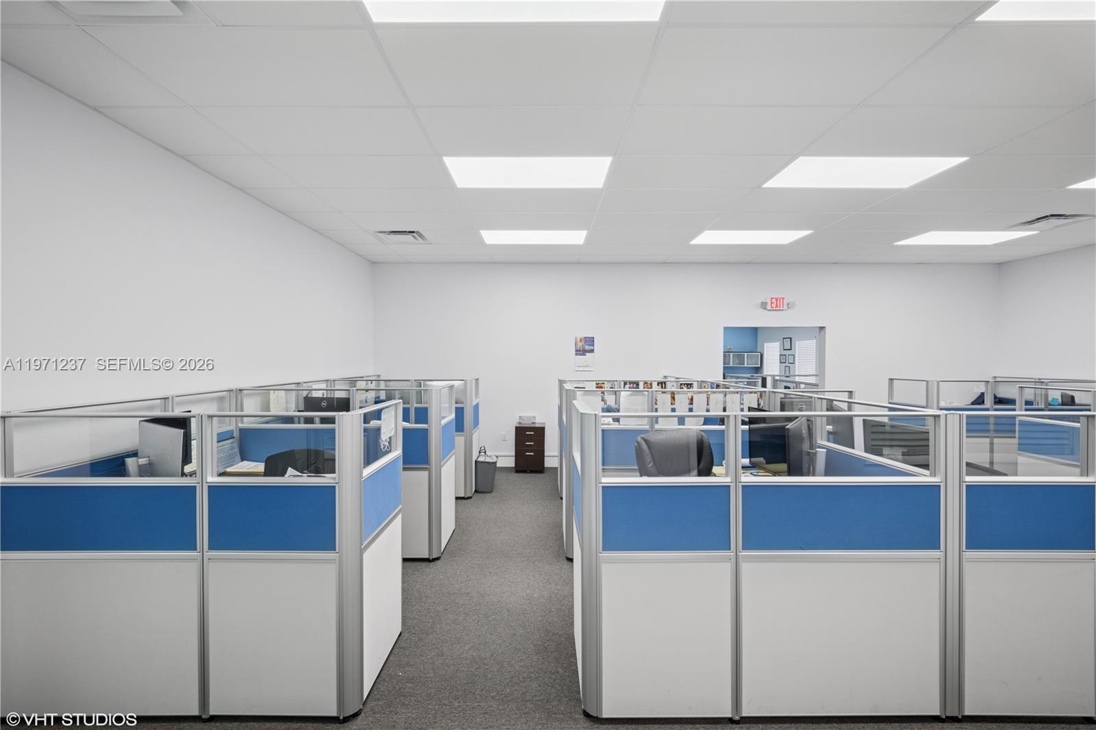   /   кв.футов $ 2026-02-24 0 Фото