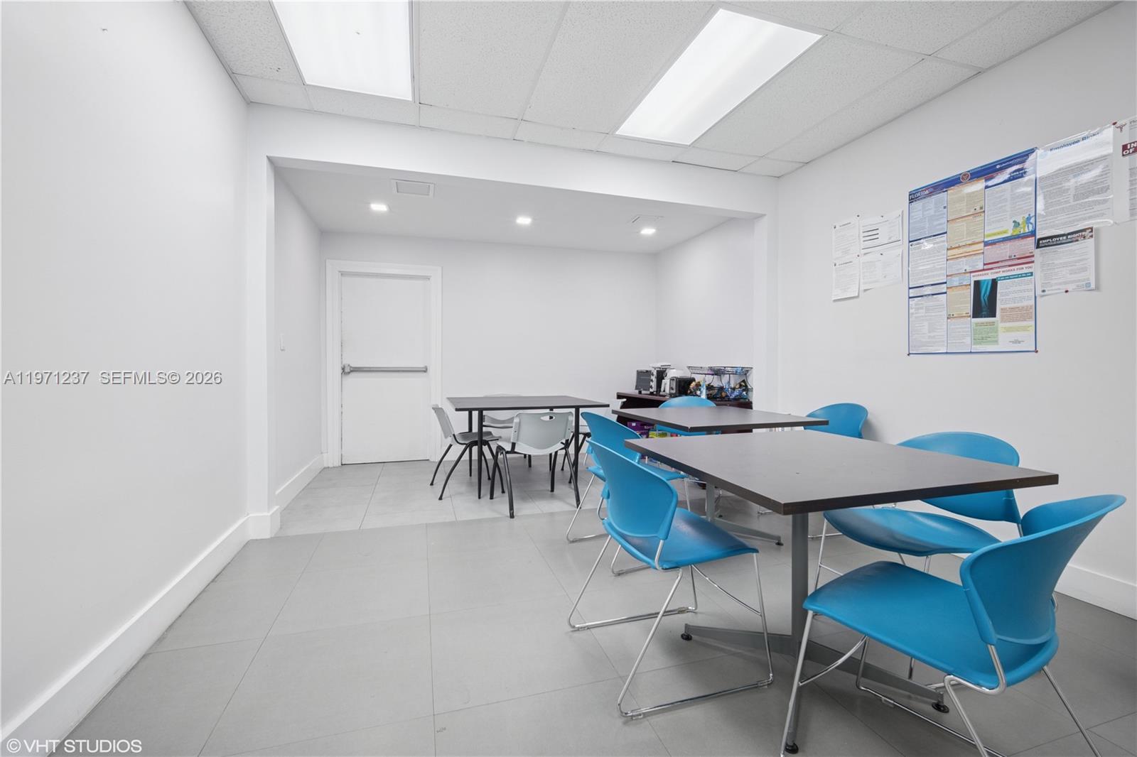   /   кв.футов $ 2026-02-24 0 Фото