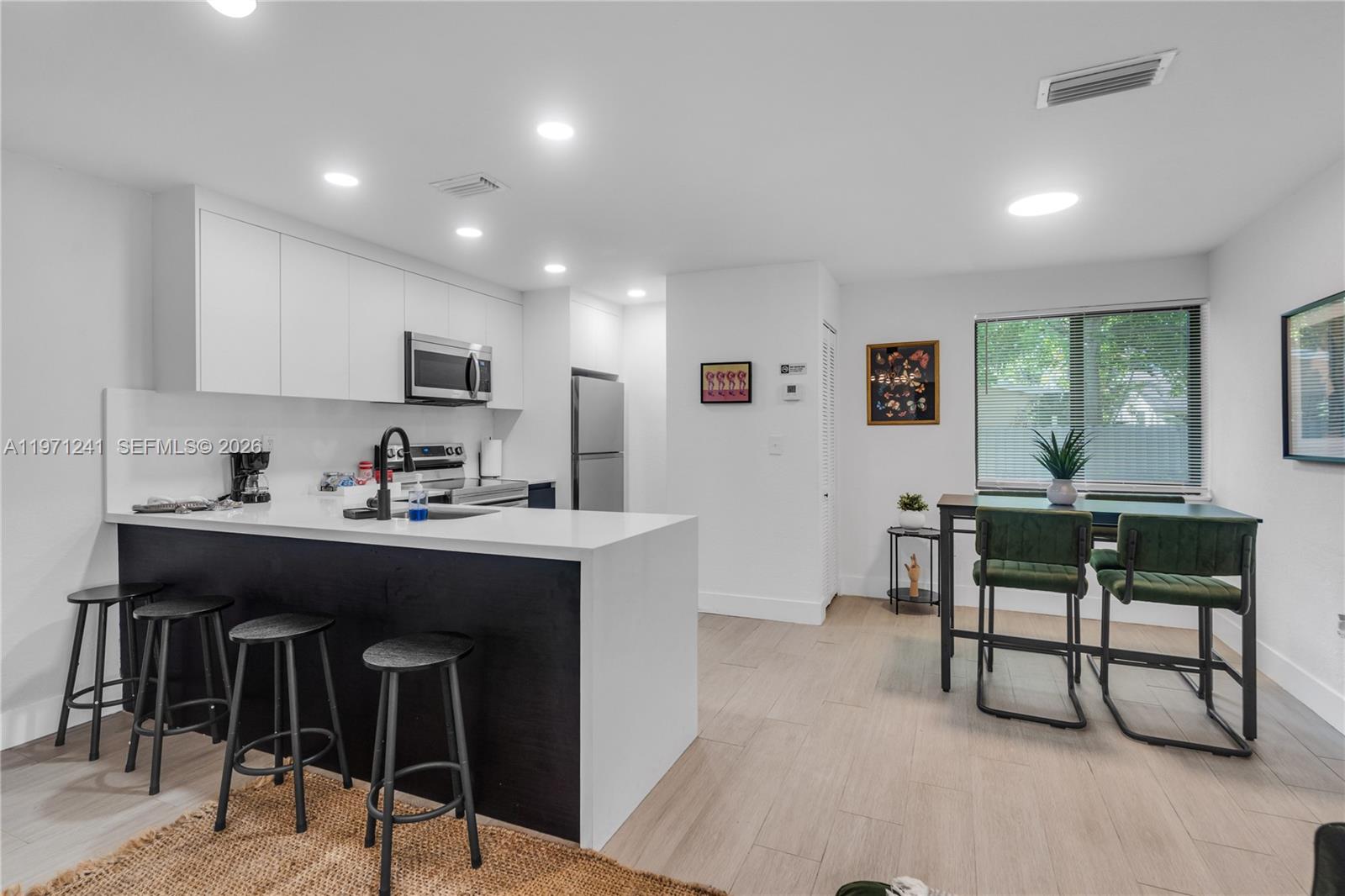   /  4902 кв.футов $ 2026-02-24 0 Фото