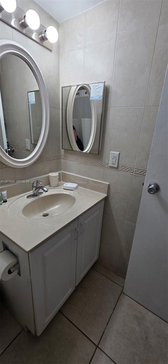 Photo of 19201 Collins Ave  #1011, Sunny Isles Beach, Florida, 33160 - 