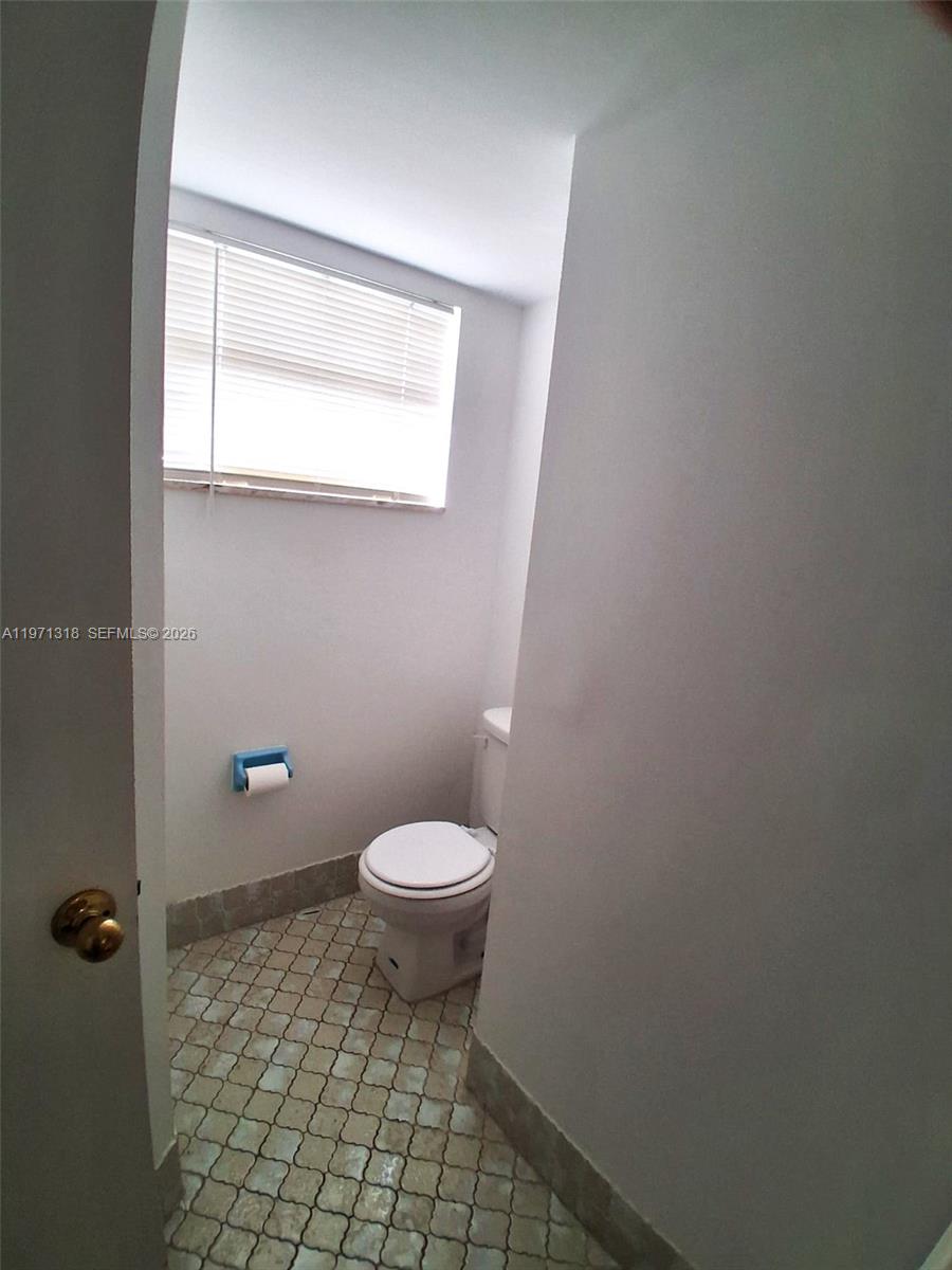 See details 813-1 1 / 2 1036 sq. ft. $ 2026-02-24 0 Photo