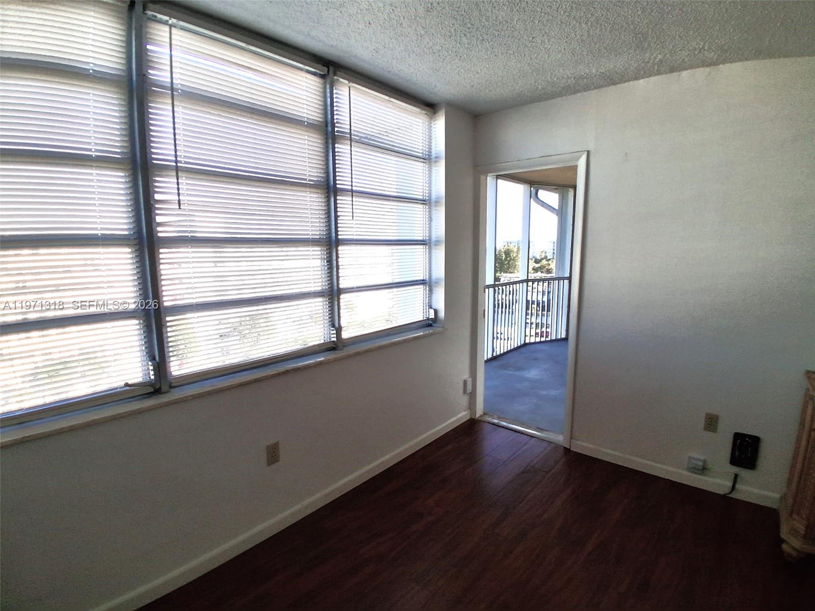 See details 813-1 1 / 2 1036 sq. ft. $ 2026-02-24 0 Photo