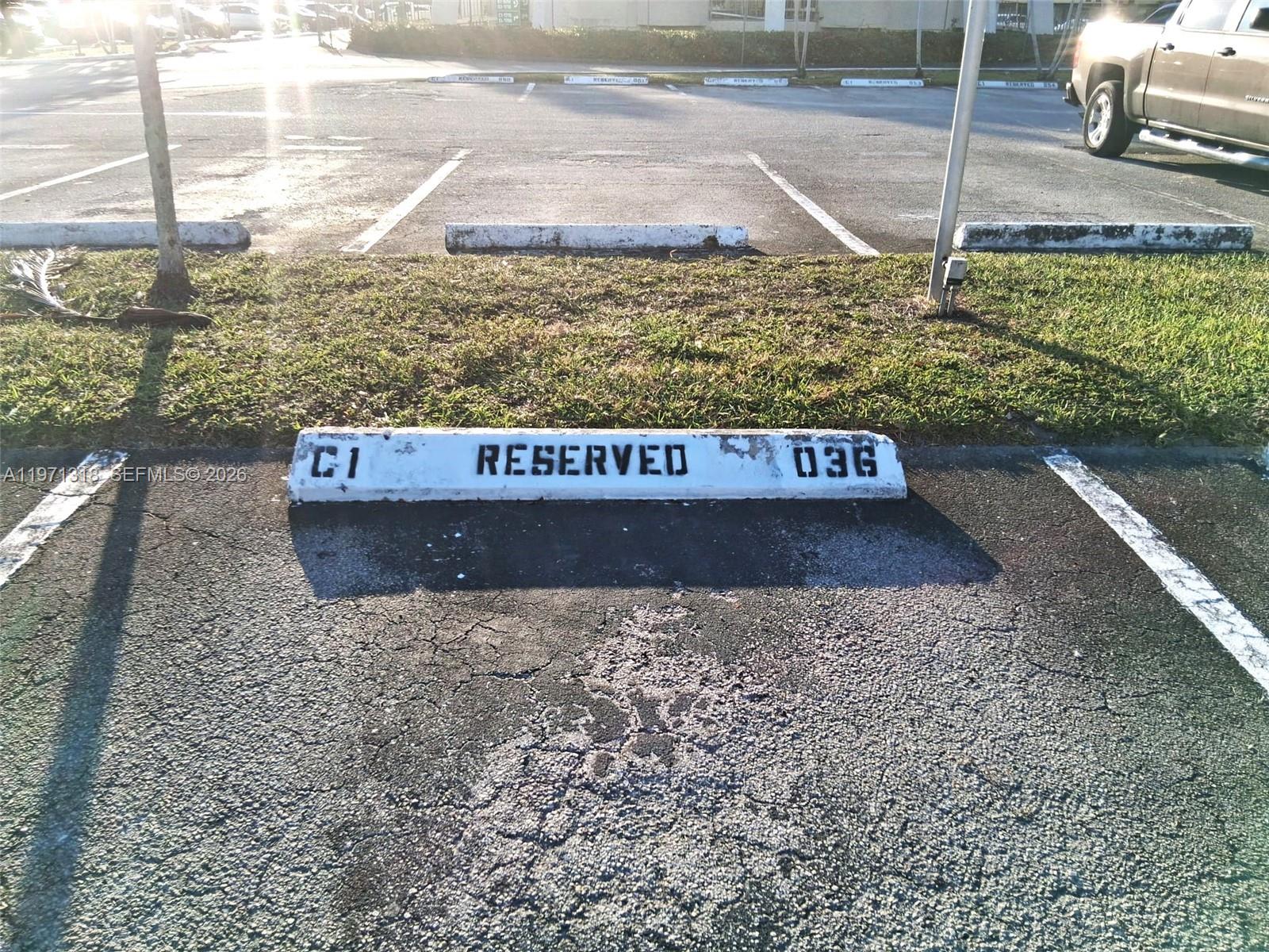 See details 813-1 1 / 2 1036 sq. ft. $ 2026-02-24 0 Photo