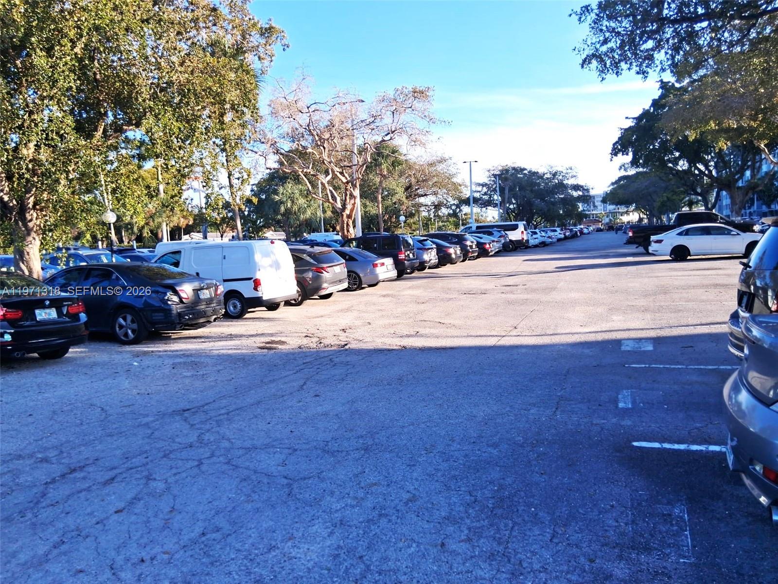 See details 813-1 1 / 2 1036 sq. ft. $ 2026-02-24 0 Photo