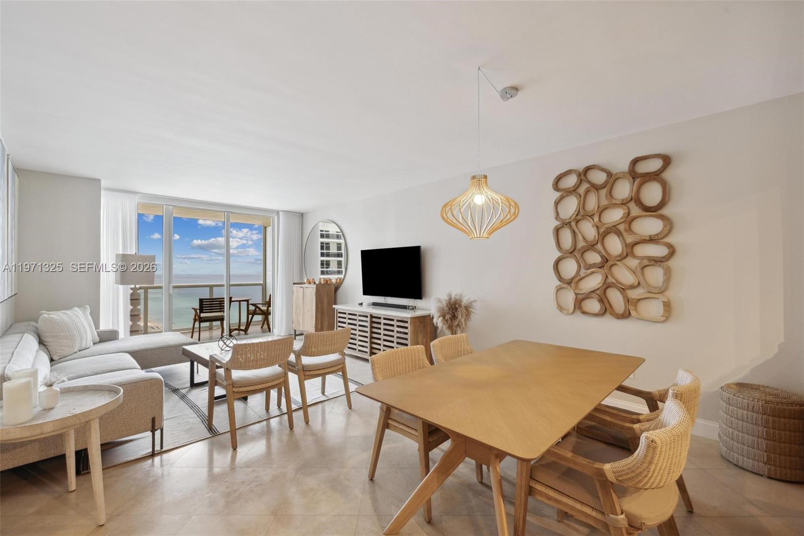 2811 2 / 2 1554 sq. ft. $ 2026-04-23 0 Photo