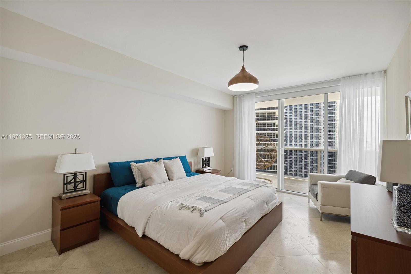2811 2 / 2 1554 sq. ft. $ 2026-04-23 0 Photo