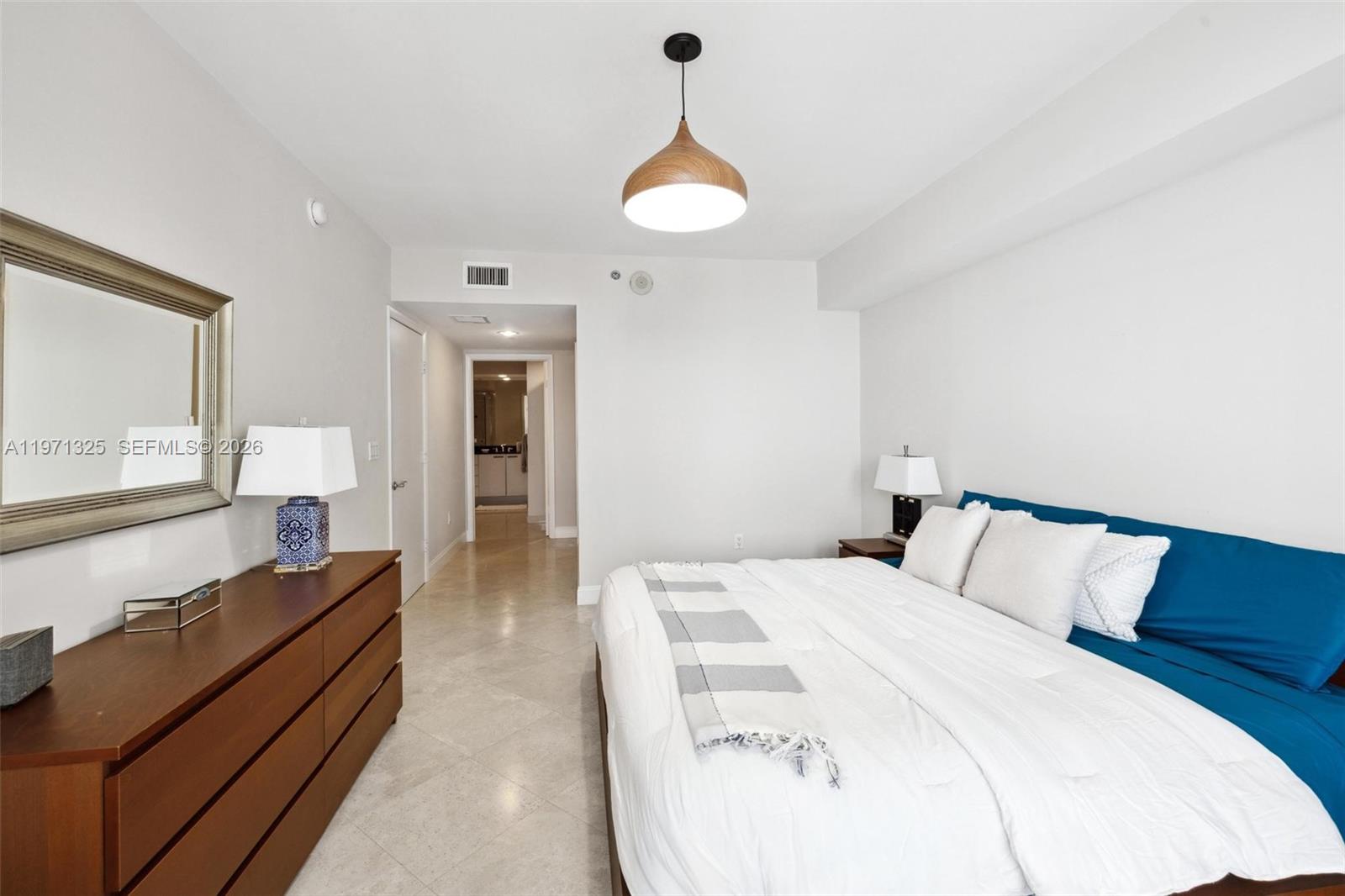 2811 2 / 2 1554 sq. ft. $ 2026-04-23 0 Photo