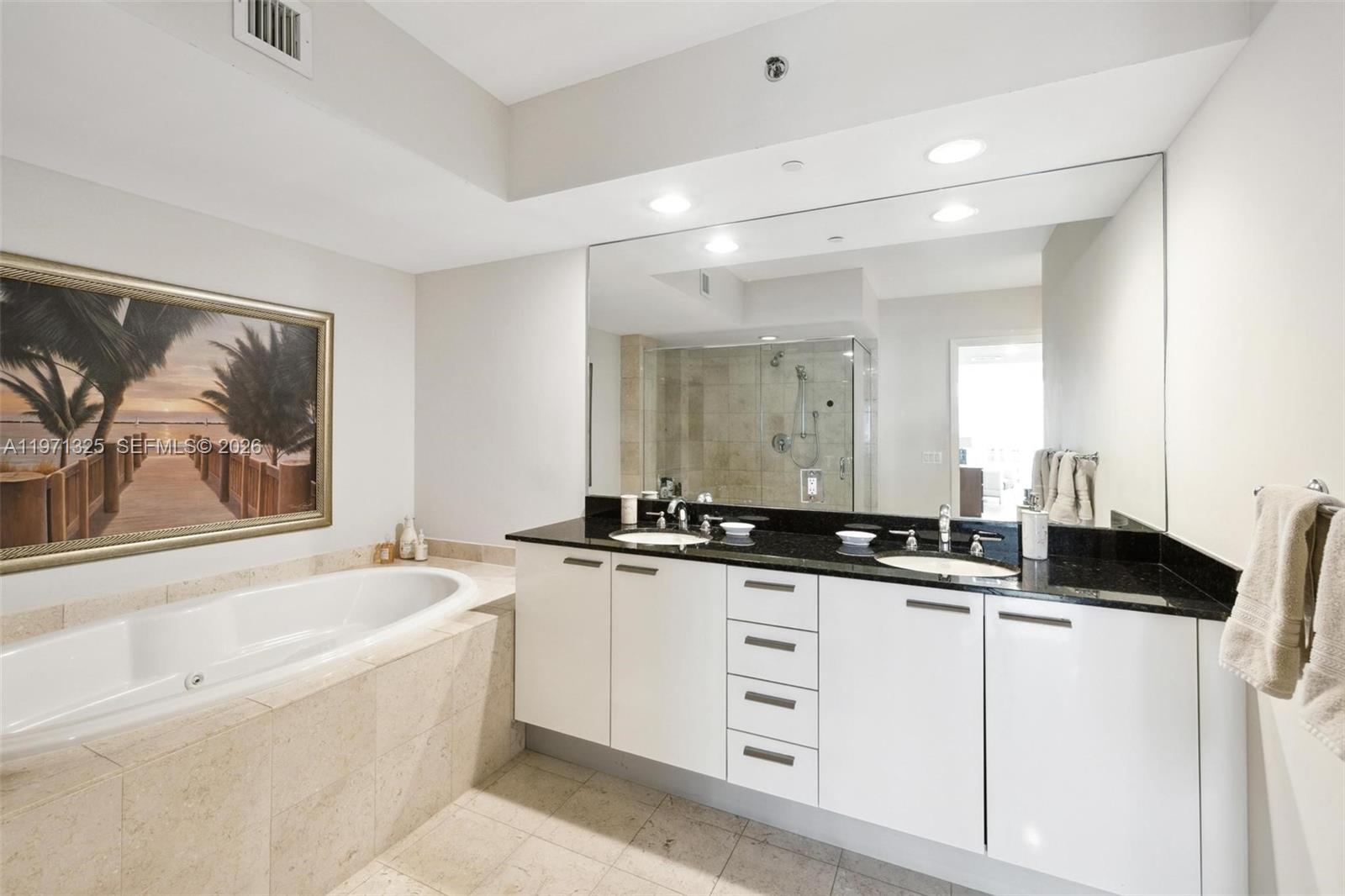 2811 2 / 2 1554 sq. ft. $ 2026-04-23 0 Photo