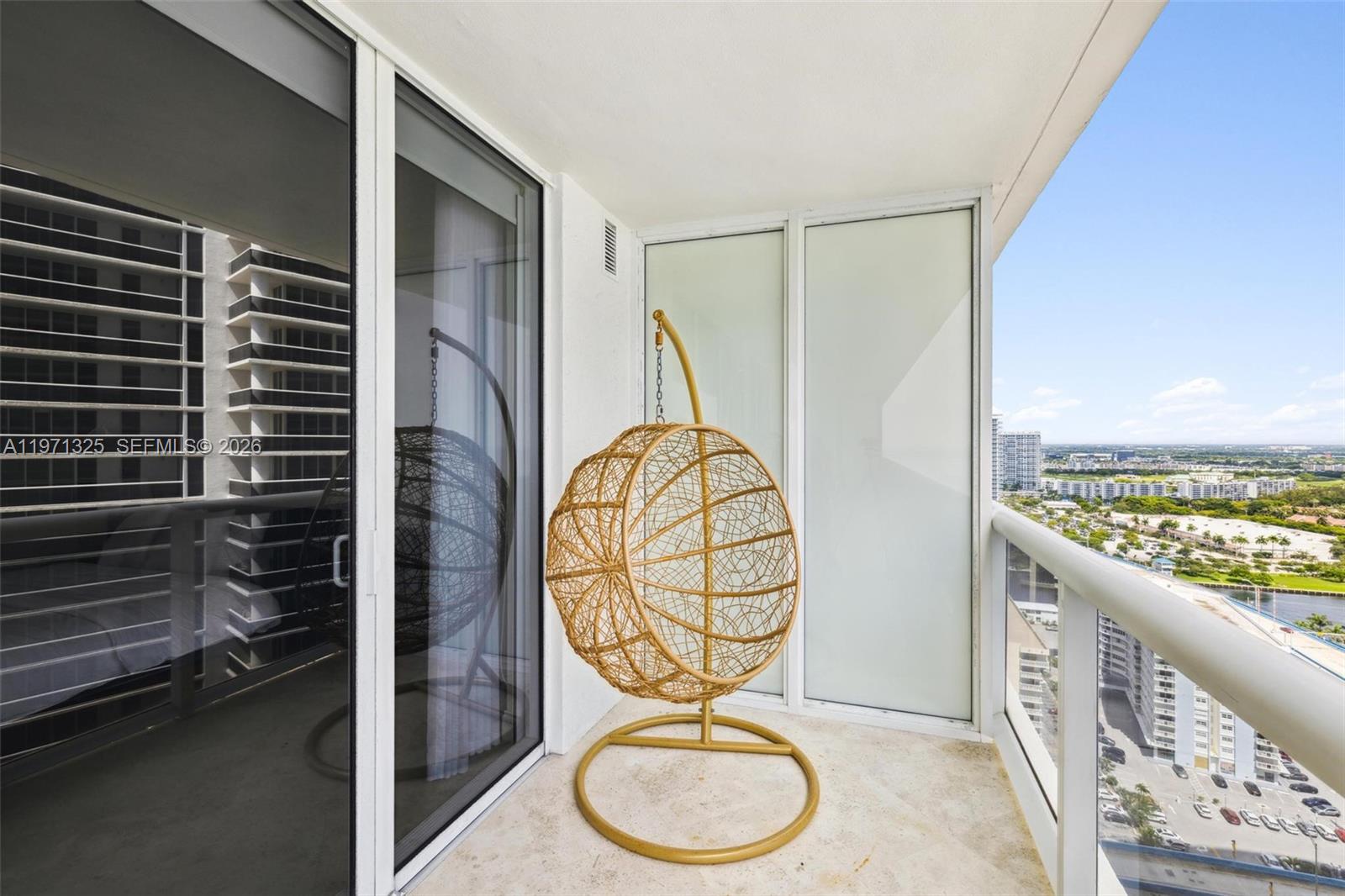 2811 2 / 2 1554 sq. ft. $ 2026-04-23 0 Photo