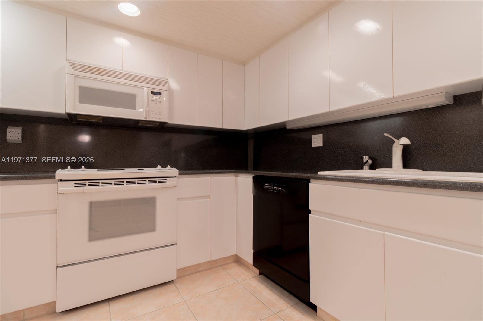 Photo of 600 Three Islands Blvd  #1722, Hallandale Beach, Florida, 33009 - 