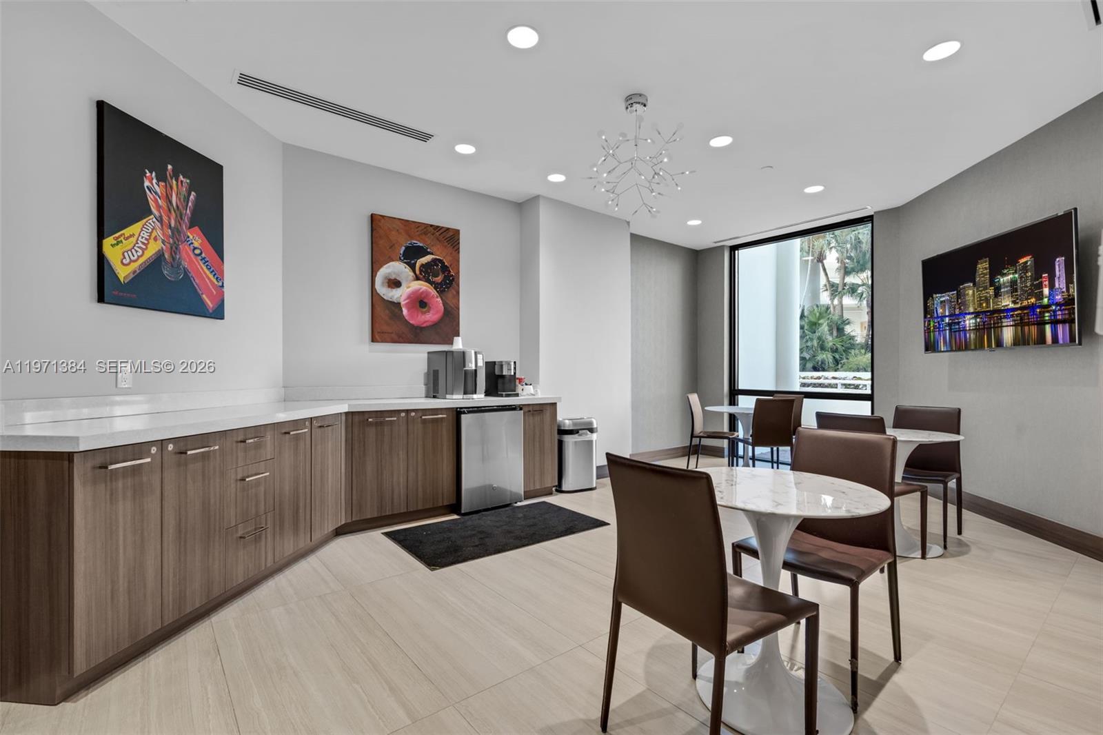 2902 5 / 7 4281 sq. ft. $ 2026-02-24 0 Photo