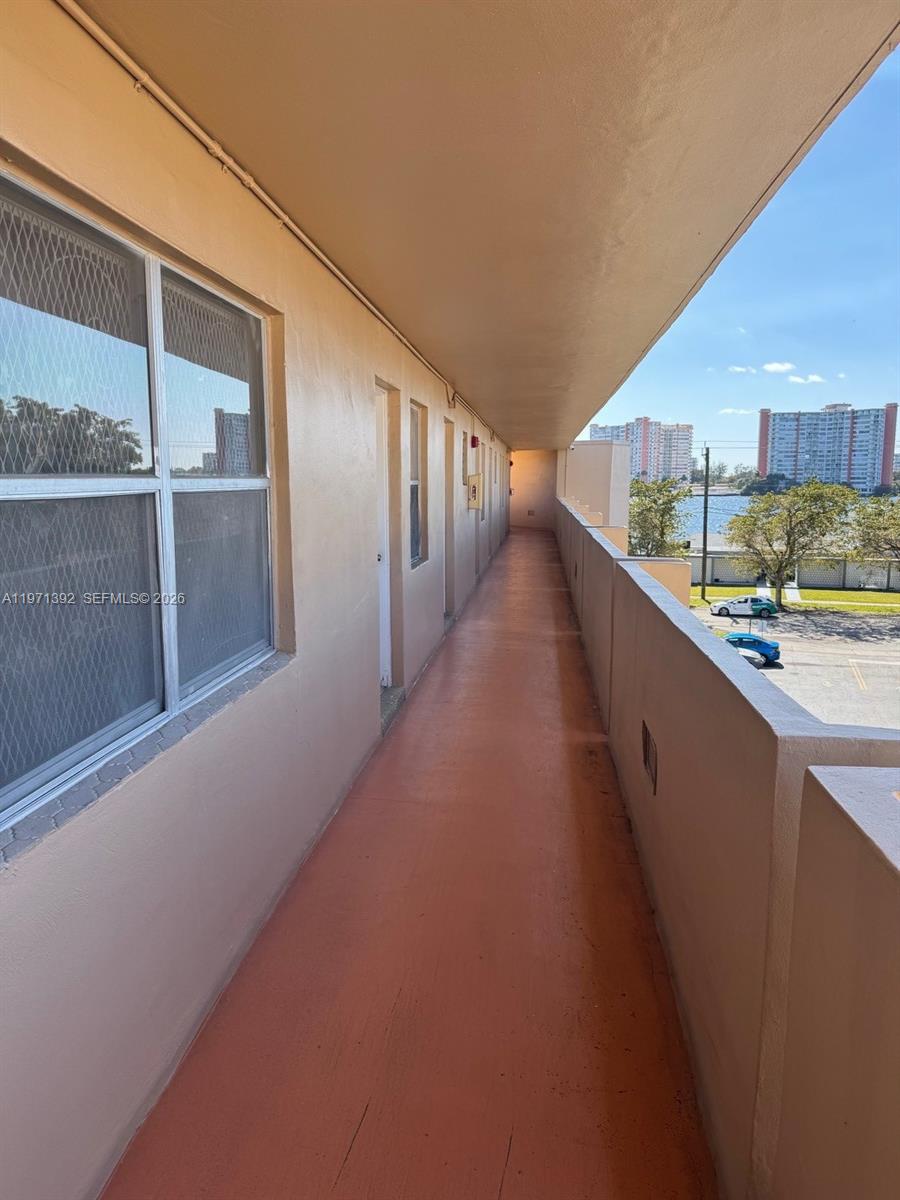 Ver detalles F405 2 / 2 1156 sq. ft. $ 2026-05-19 0 foto