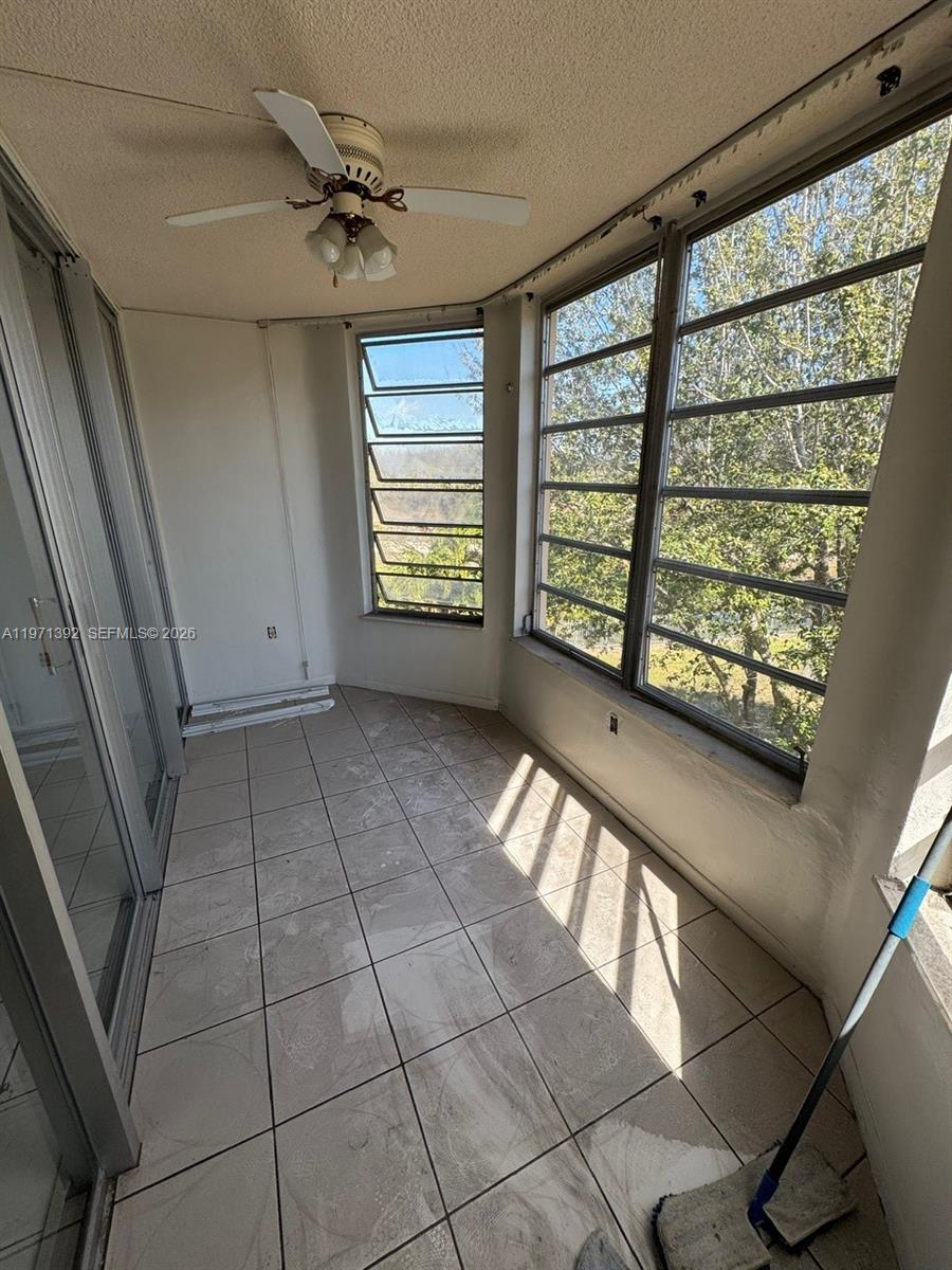 Ver detalles F405 2 / 2 1156 sq. ft. $ 2026-05-19 0 foto