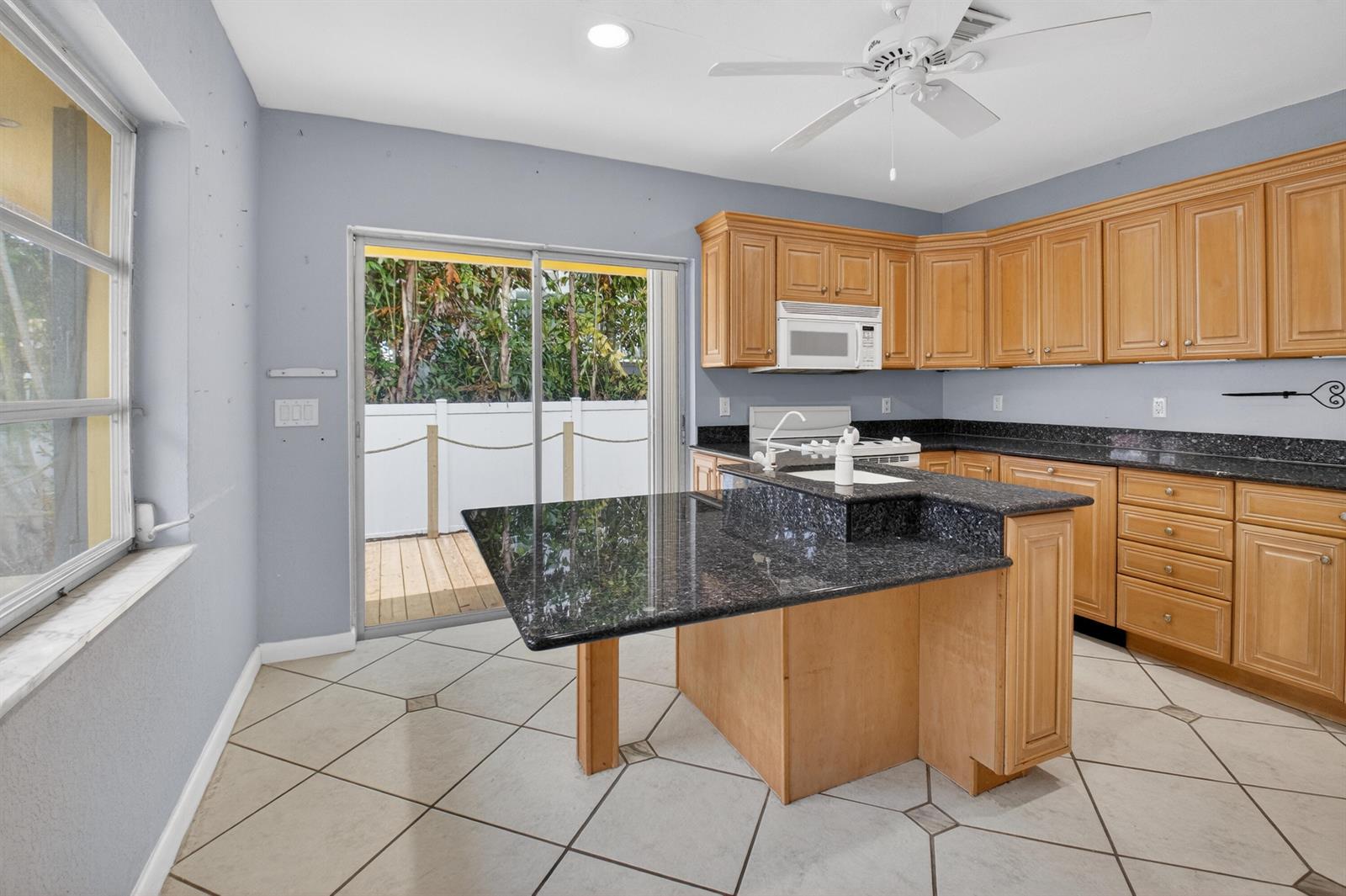 Ver detalles A, B, C & D. / 4 3120 sq. ft. $ 2026-04-16 0 foto