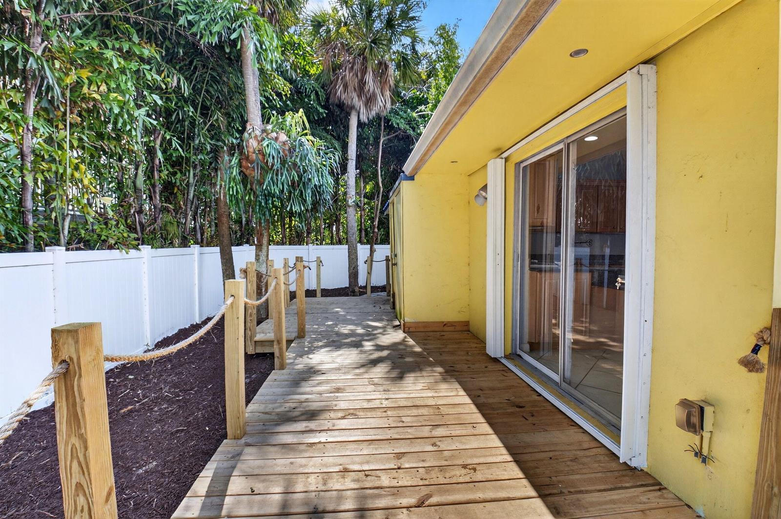 Ver detalles A, B, C & D. / 4 3120 sq. ft. $ 2026-04-16 0 foto