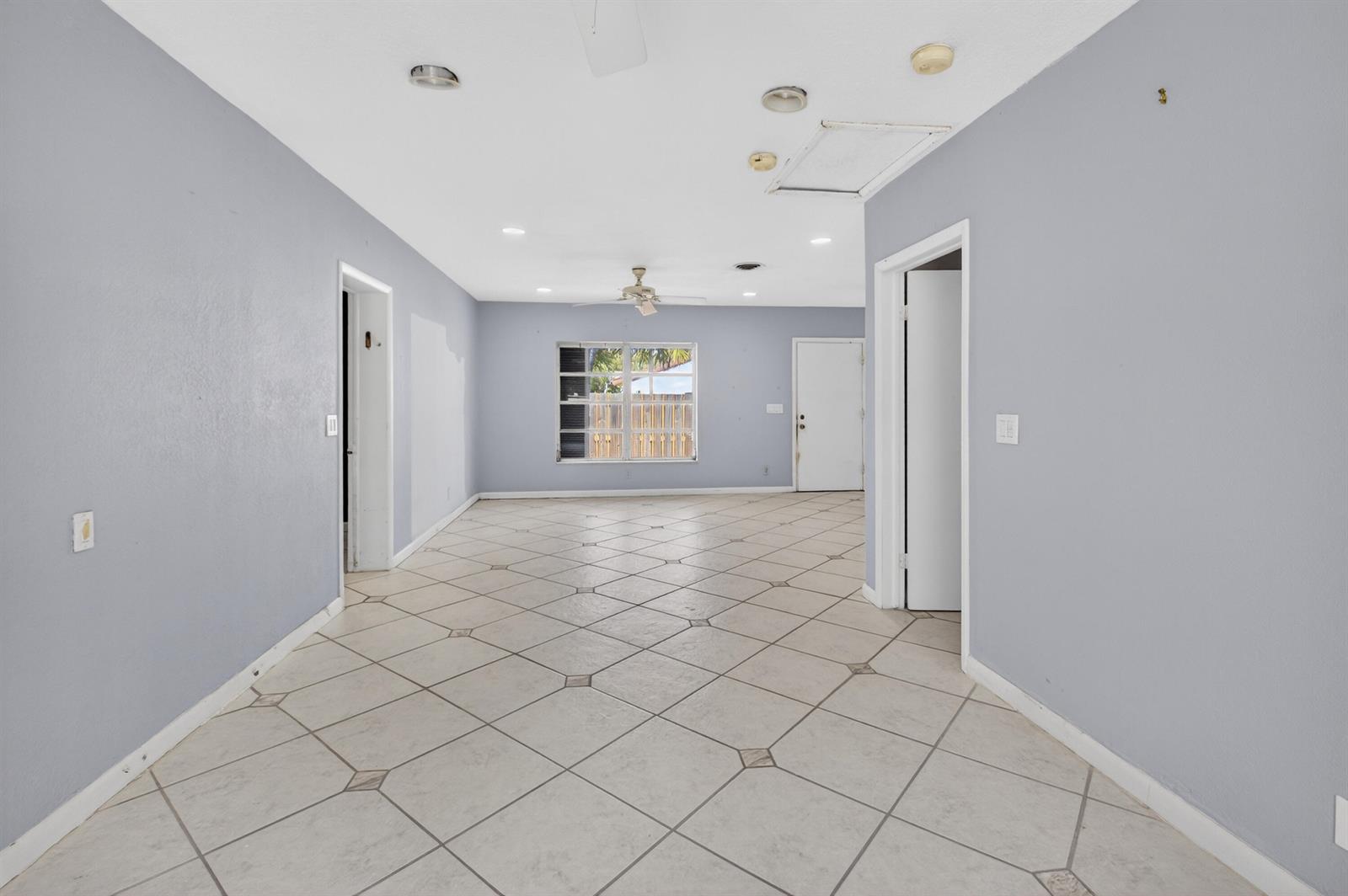 Ver detalles A, B, C & D. / 4 3120 sq. ft. $ 2026-04-16 0 foto