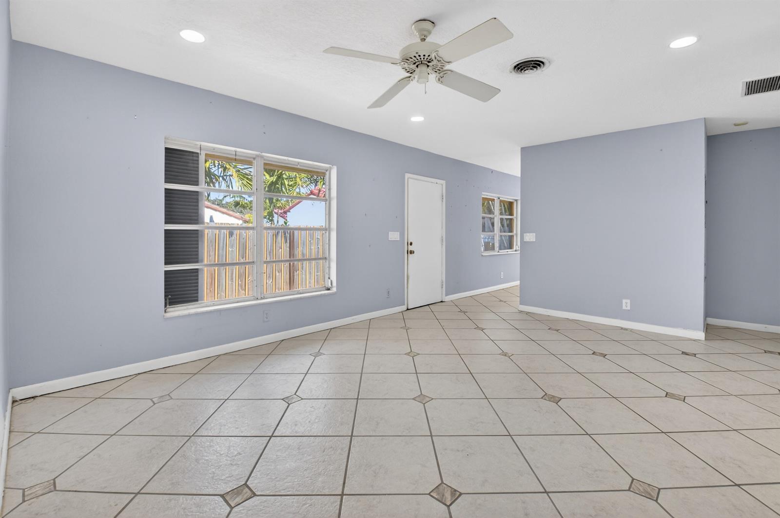 Ver detalles A, B, C & D. / 4 3120 sq. ft. $ 2026-04-16 0 foto