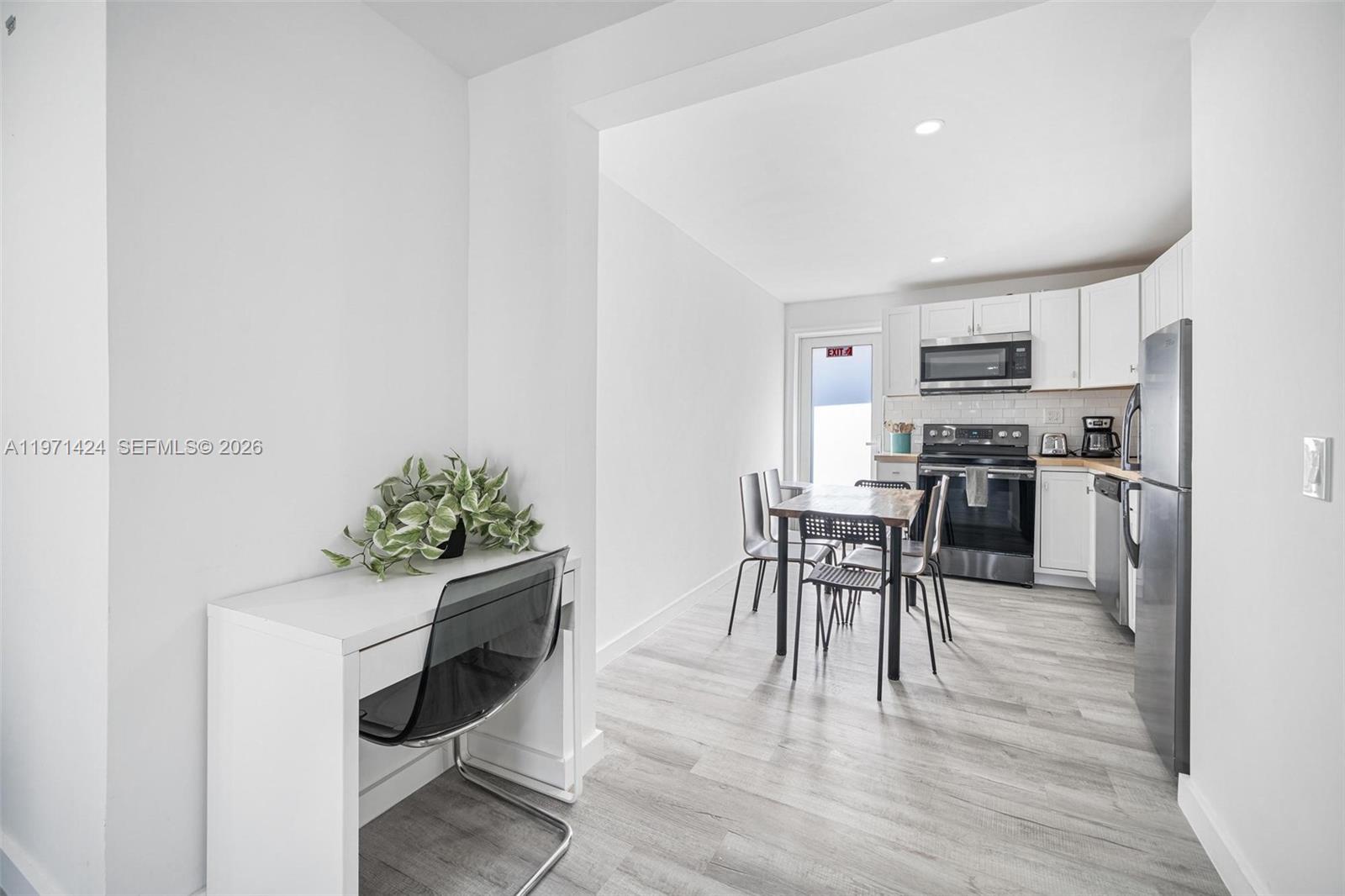   /  1970 sq. ft. $ 2026-02-24 0 foto