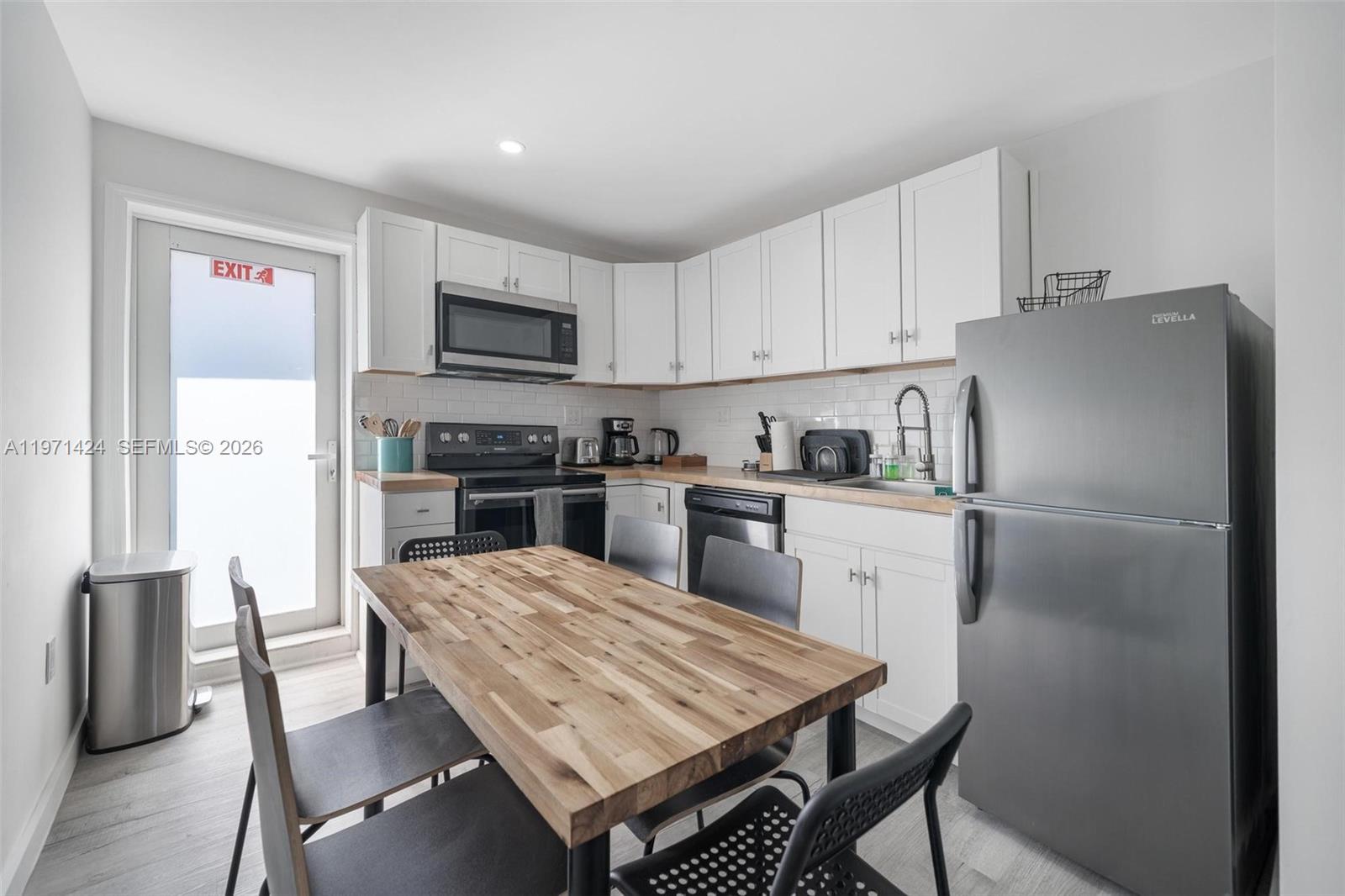   /  1970 sq. ft. $ 2026-02-24 0 foto