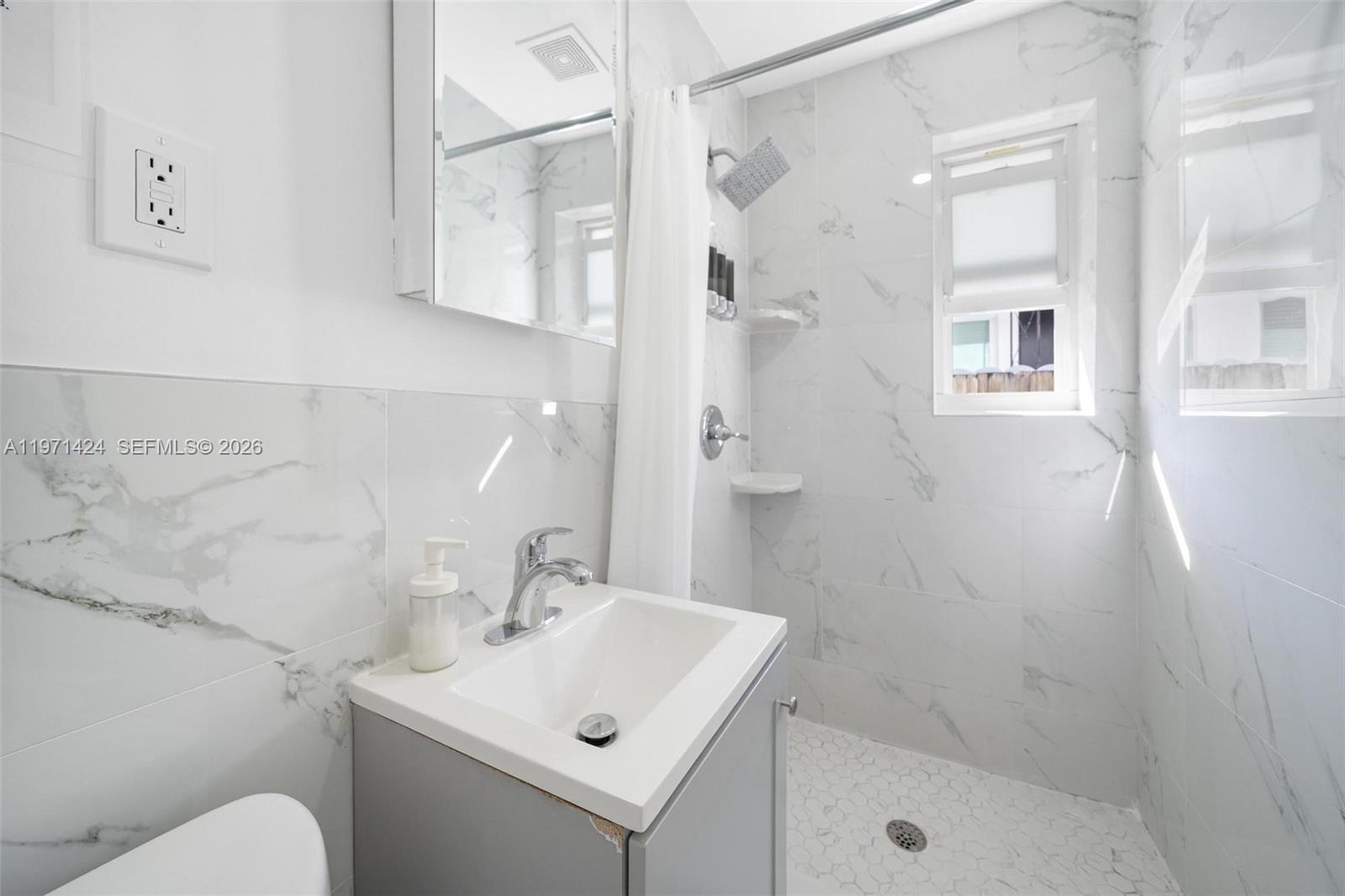   /  1970 sq. ft. $ 2026-02-24 0 foto