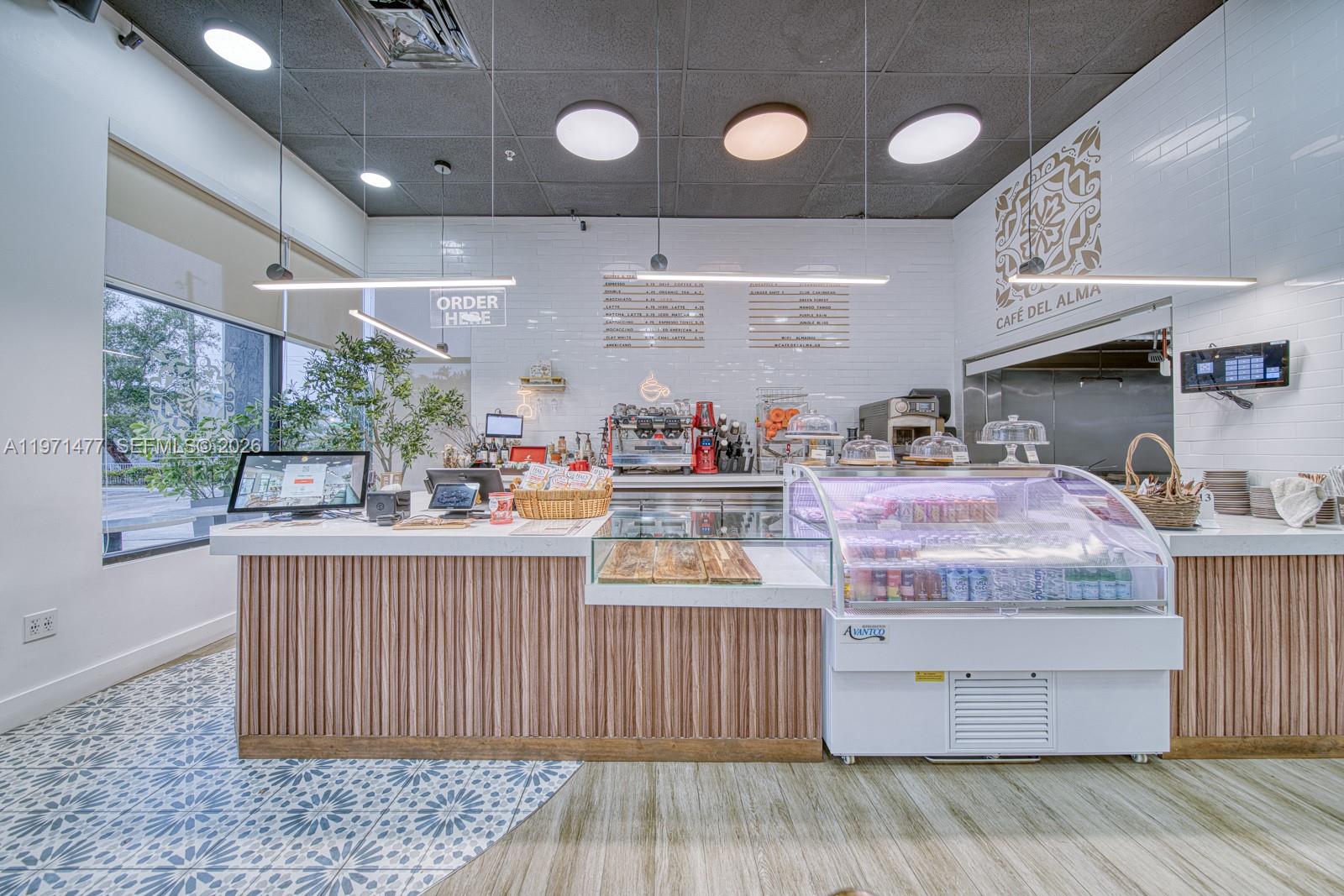   /   кв.футов $ 2026-02-24 0 Фото