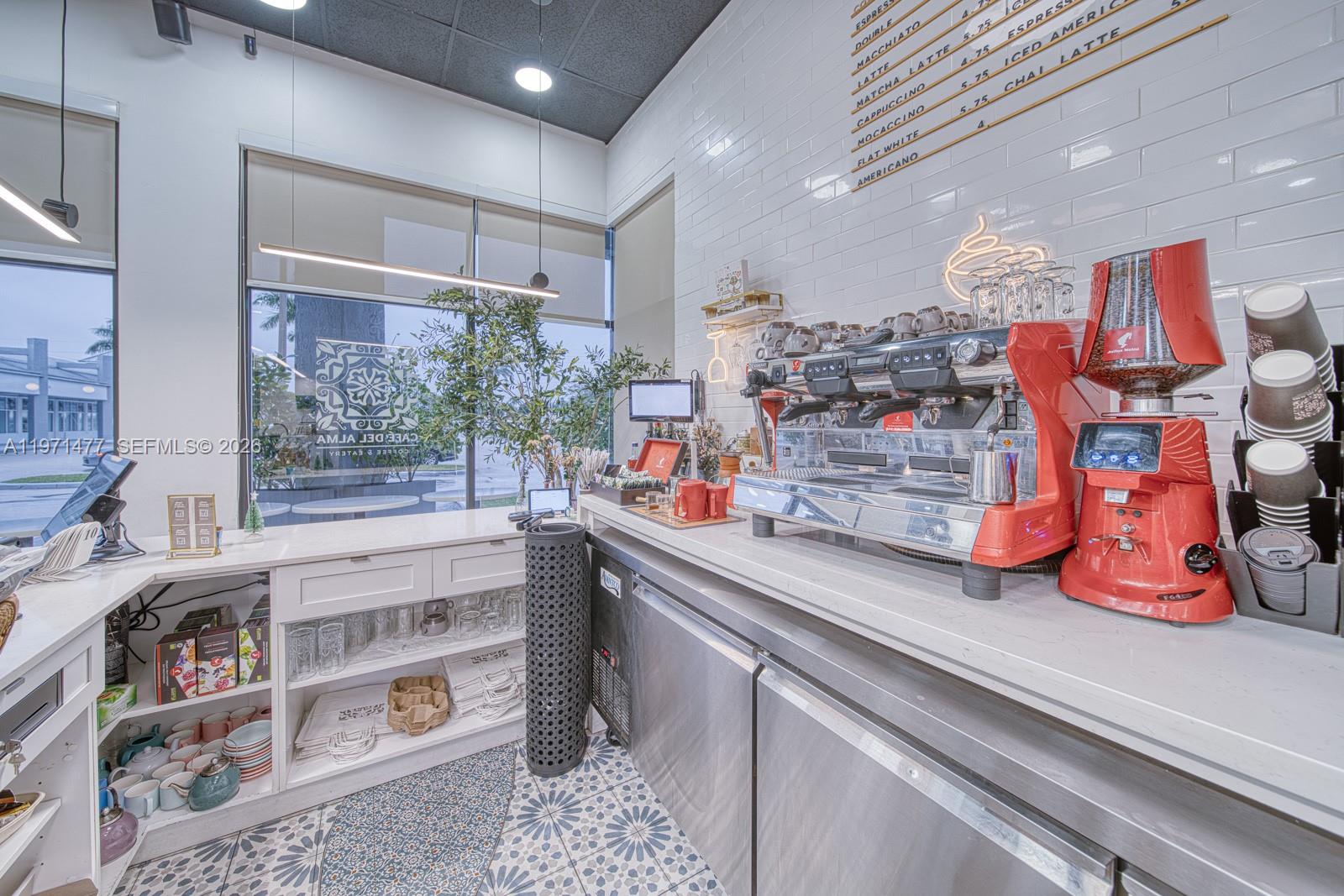   /   кв.футов $ 2026-02-24 0 Фото