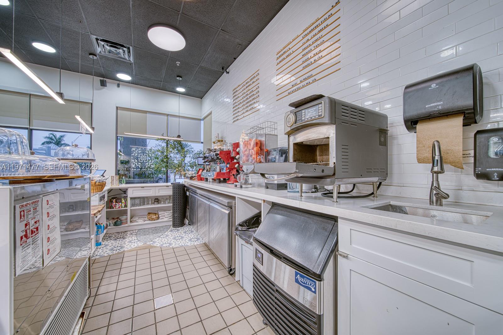   /   кв.футов $ 2026-02-24 0 Фото