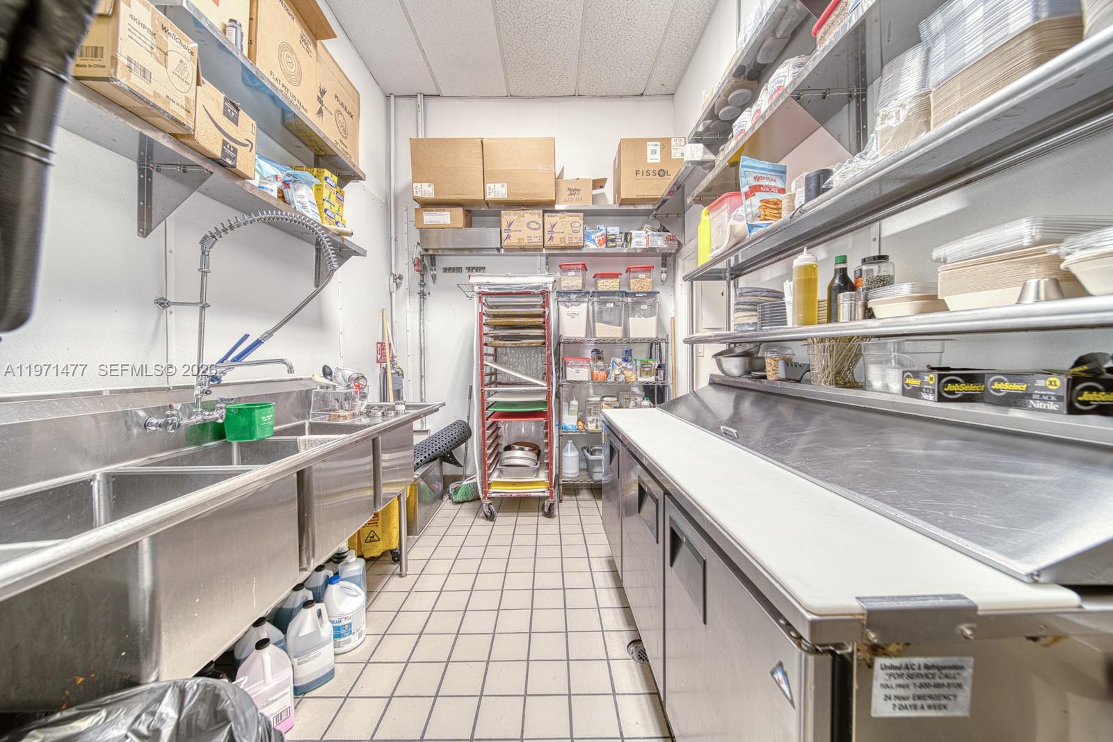   /   кв.футов $ 2026-02-24 0 Фото