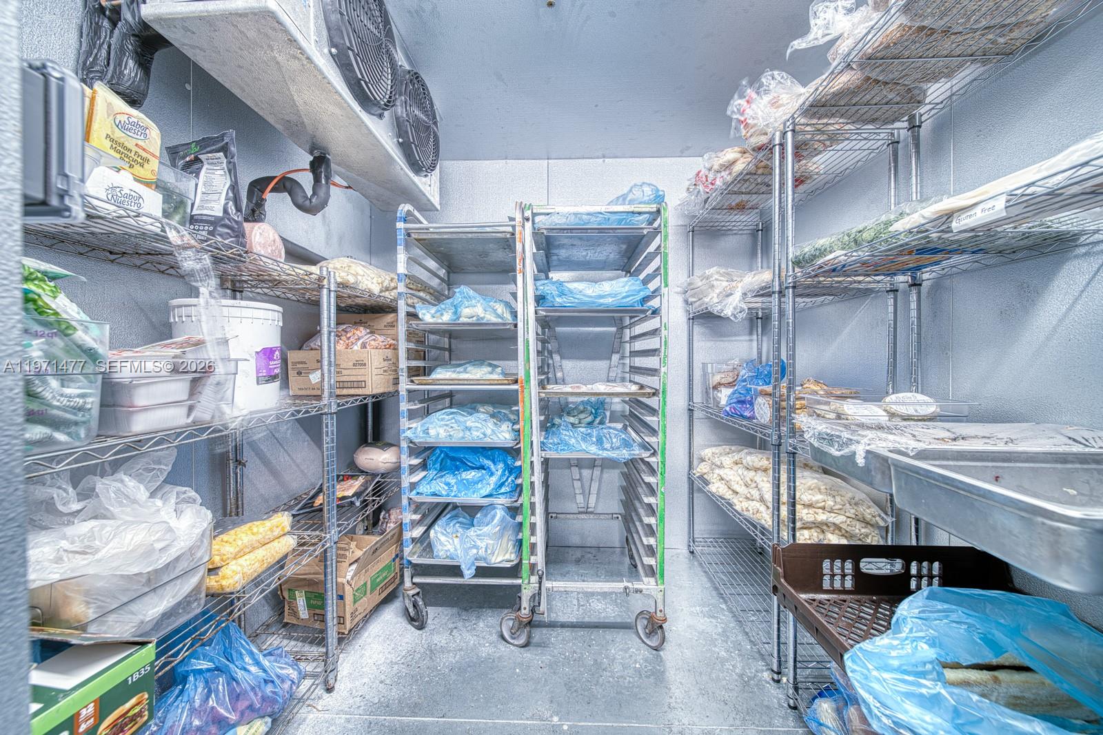   /   кв.футов $ 2026-02-24 0 Фото