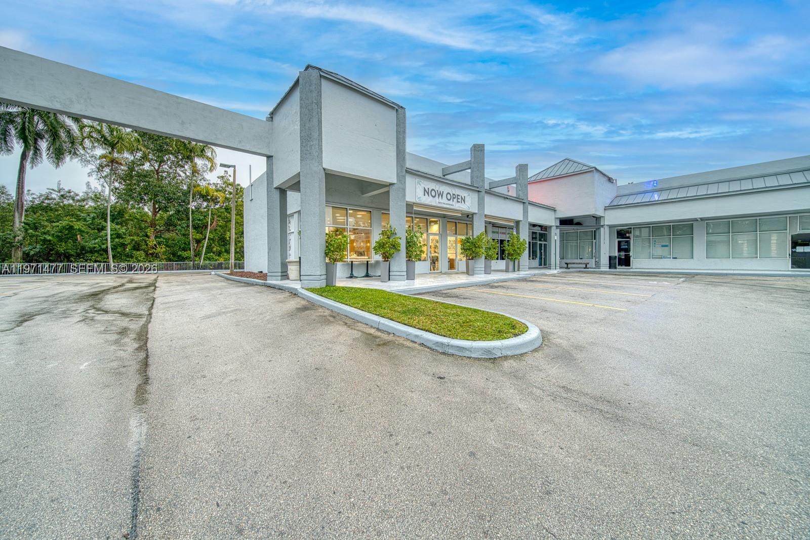   /   кв.футов $ 2026-02-24 0 Фото