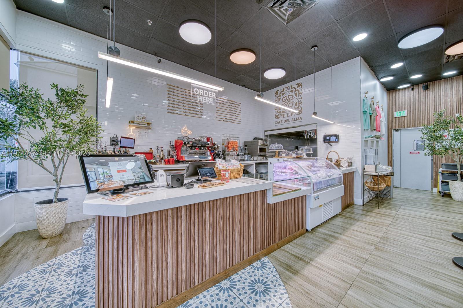   /   кв.футов $ 2026-02-24 0 Фото