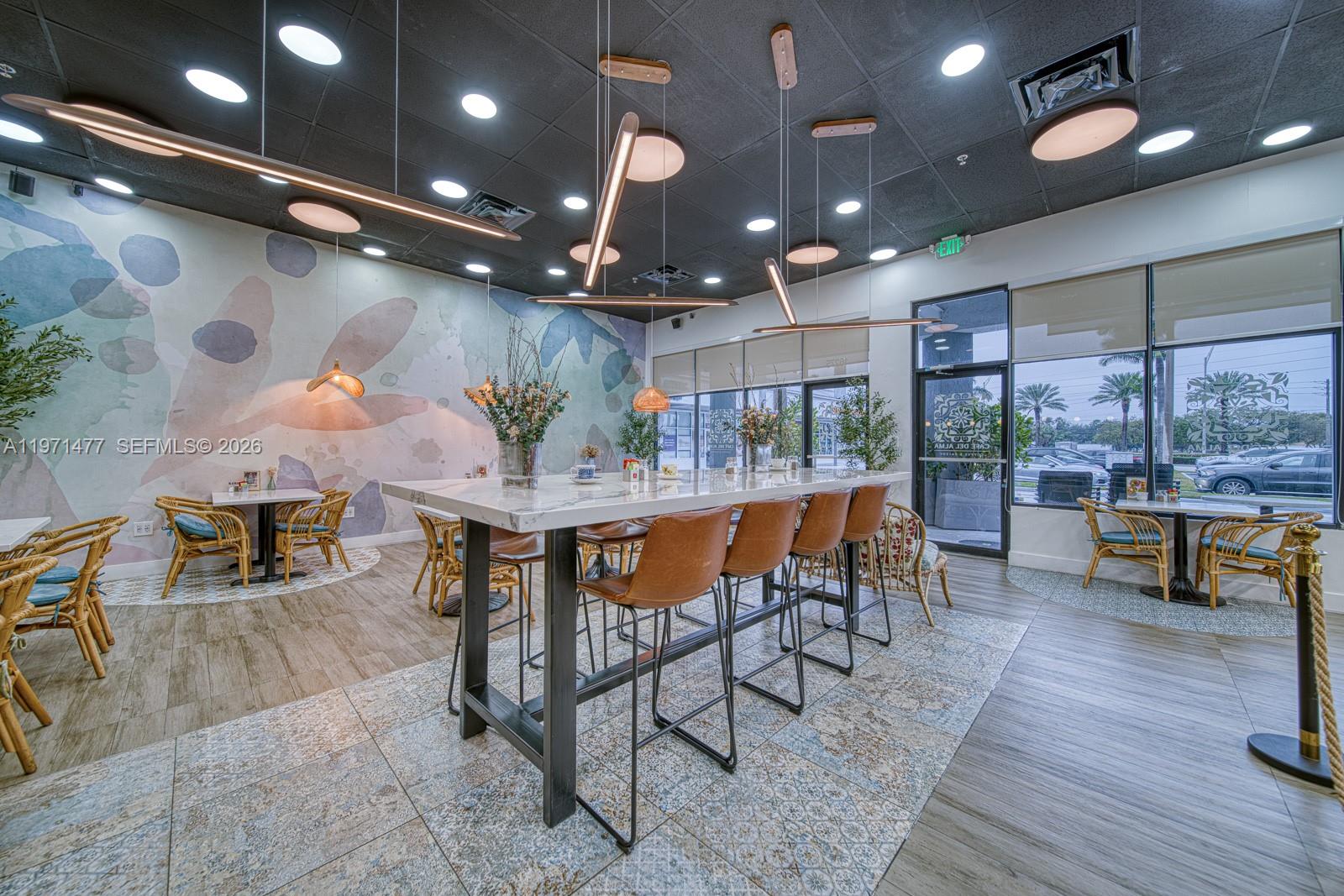   /   кв.футов $ 2026-02-24 0 Фото