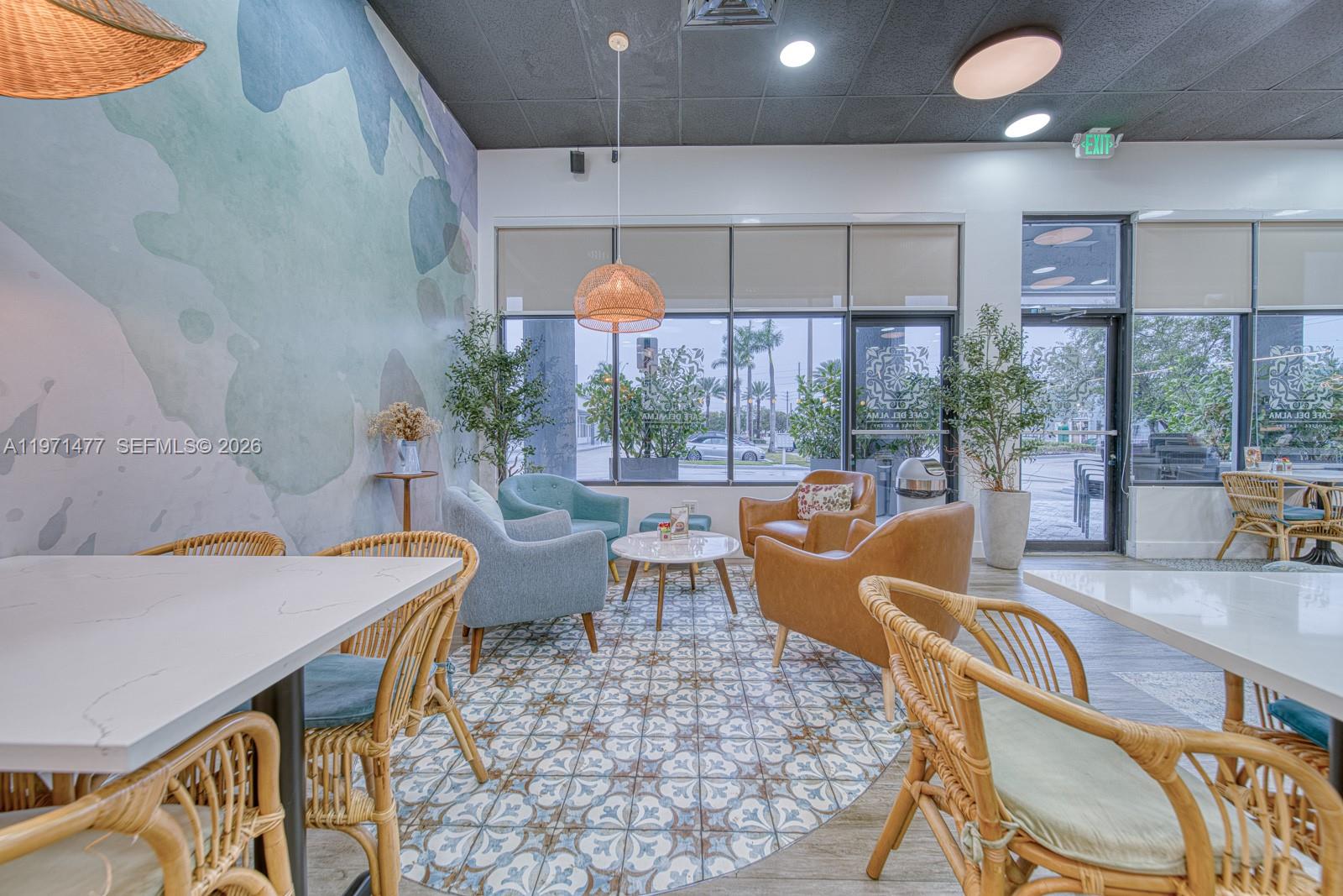   /   кв.футов $ 2026-02-24 0 Фото