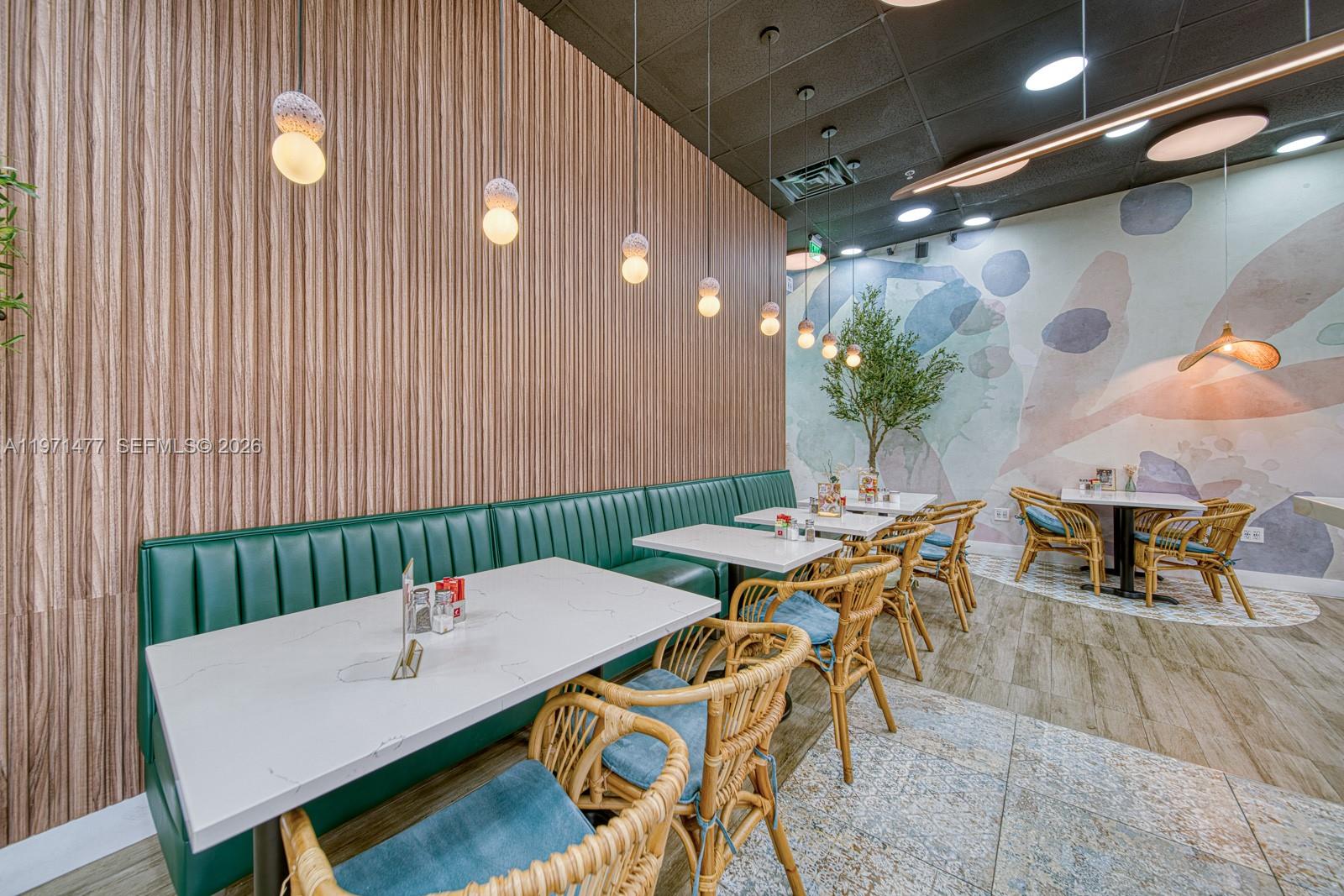   /   кв.футов $ 2026-02-24 0 Фото