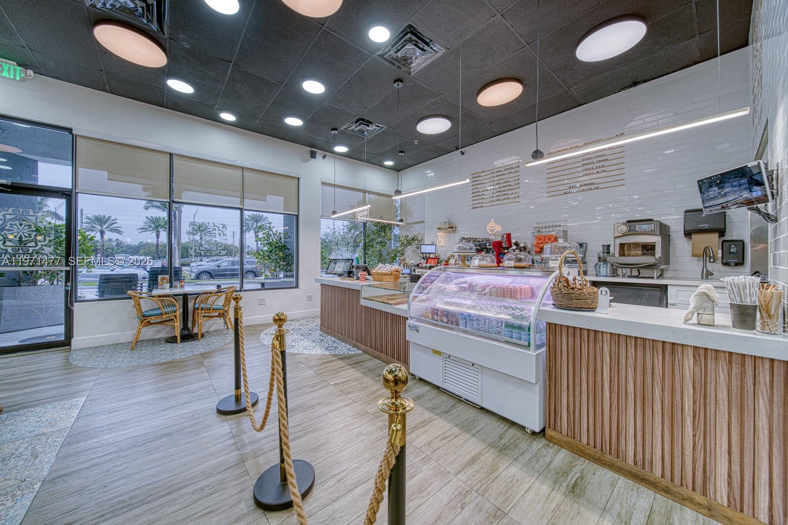   /   кв.футов $ 2026-02-24 0 Фото