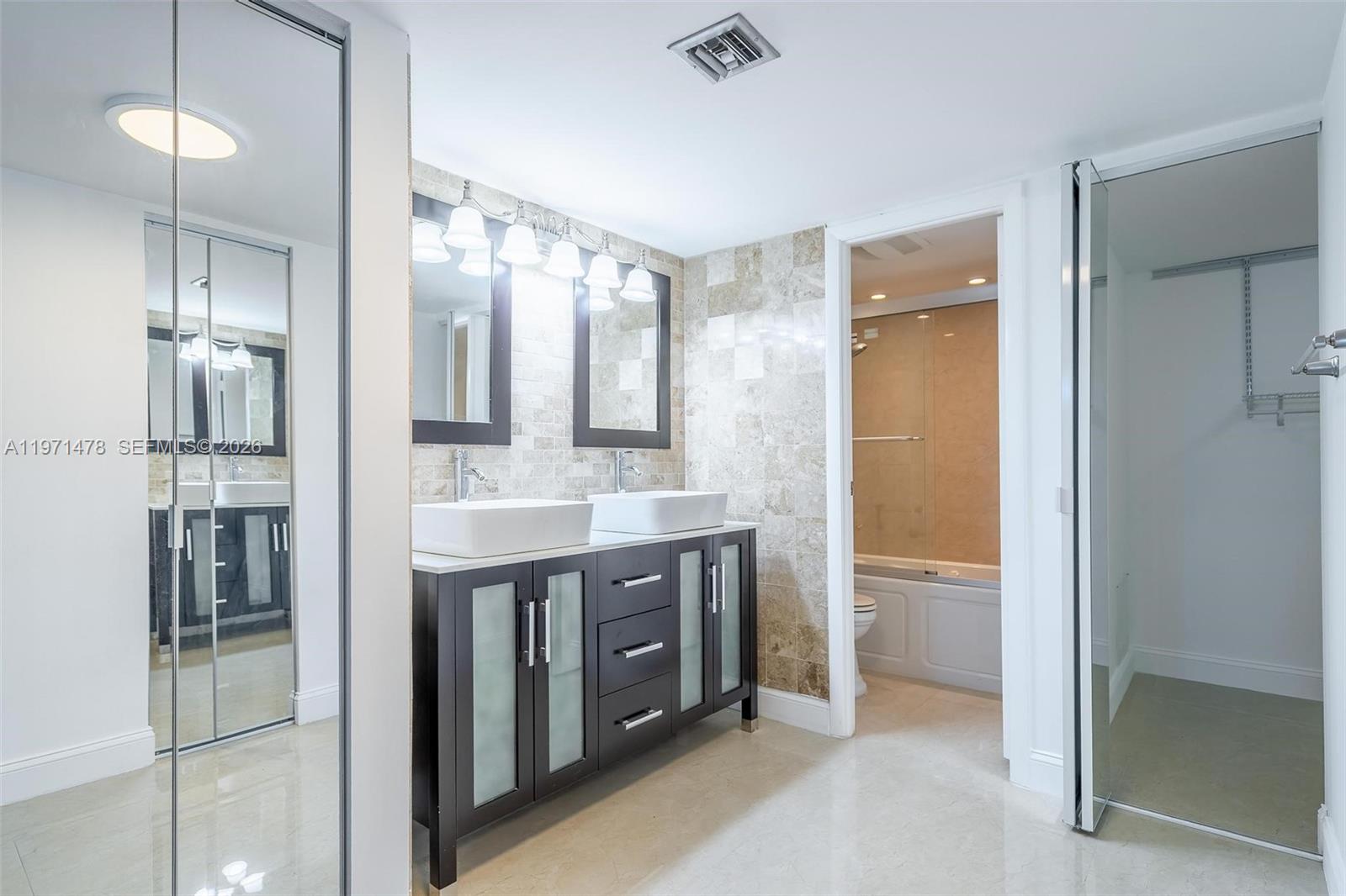 Photo of 20347 Country Club Dr (20347), Aventura, Florida, 33180 -