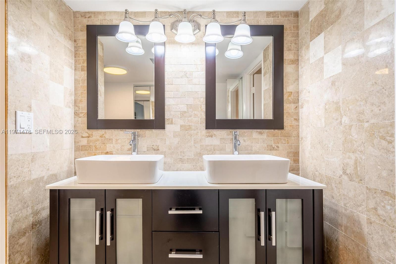 Photo of 20347 Country Club Dr (20347), Aventura, Florida, 33180 -