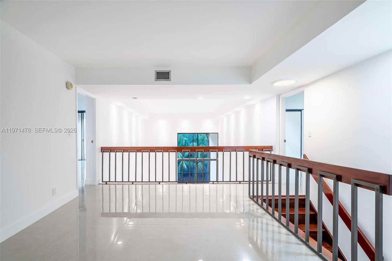 Photo of 20347 Country Club Dr (20347), Aventura, Florida, 33180 -